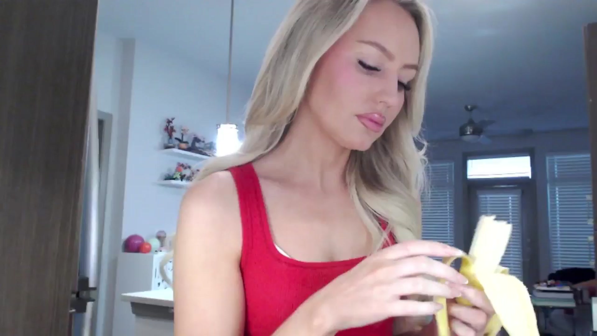 Gallery image thumbnail from Officialelsa's myfreecams stream on, 01/26/2025, 23:55 image 9 of 20