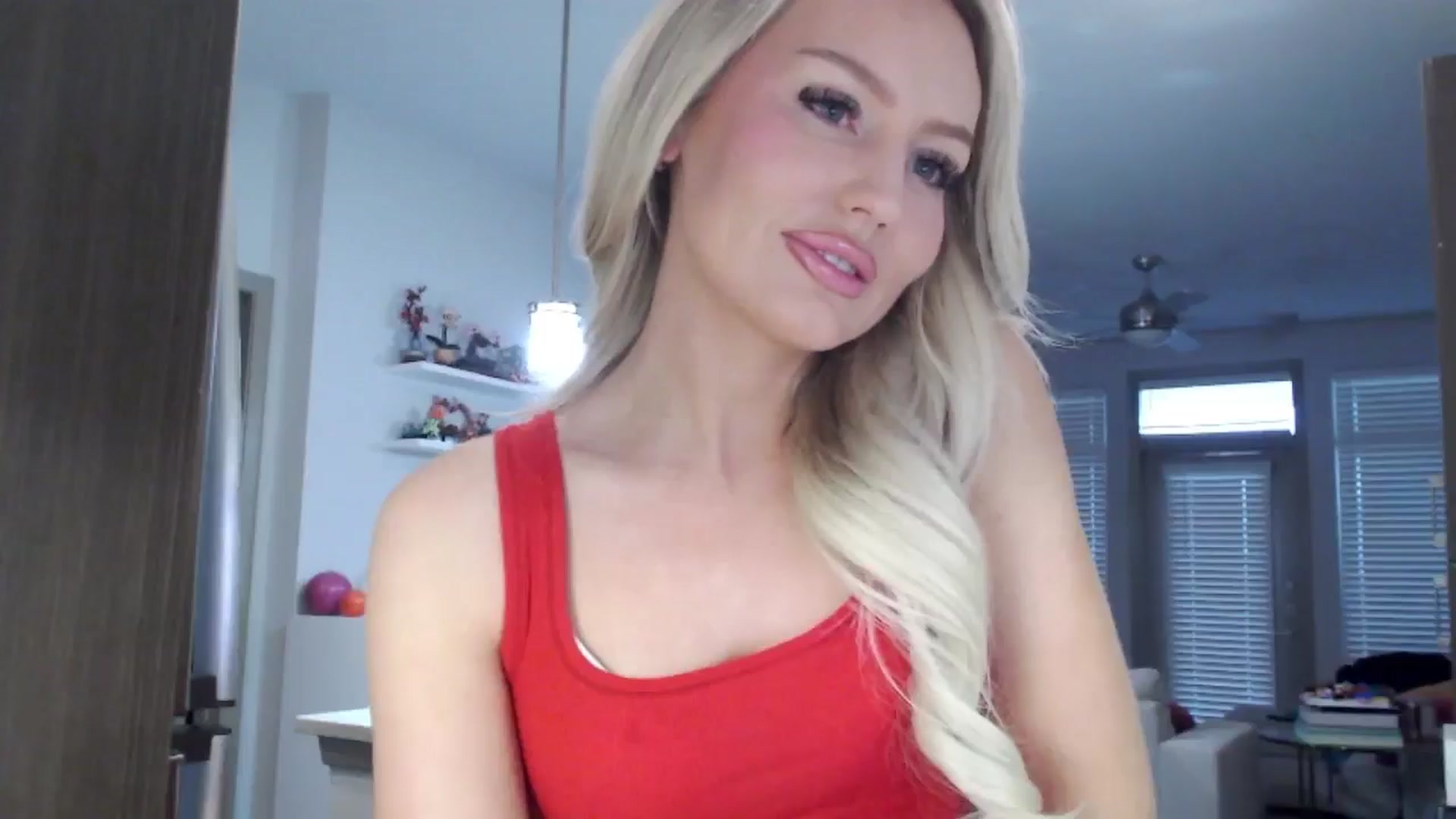 Gallery image thumbnail from Officialelsa's myfreecams stream on, 01/26/2025, 23:55 image 5 of 20