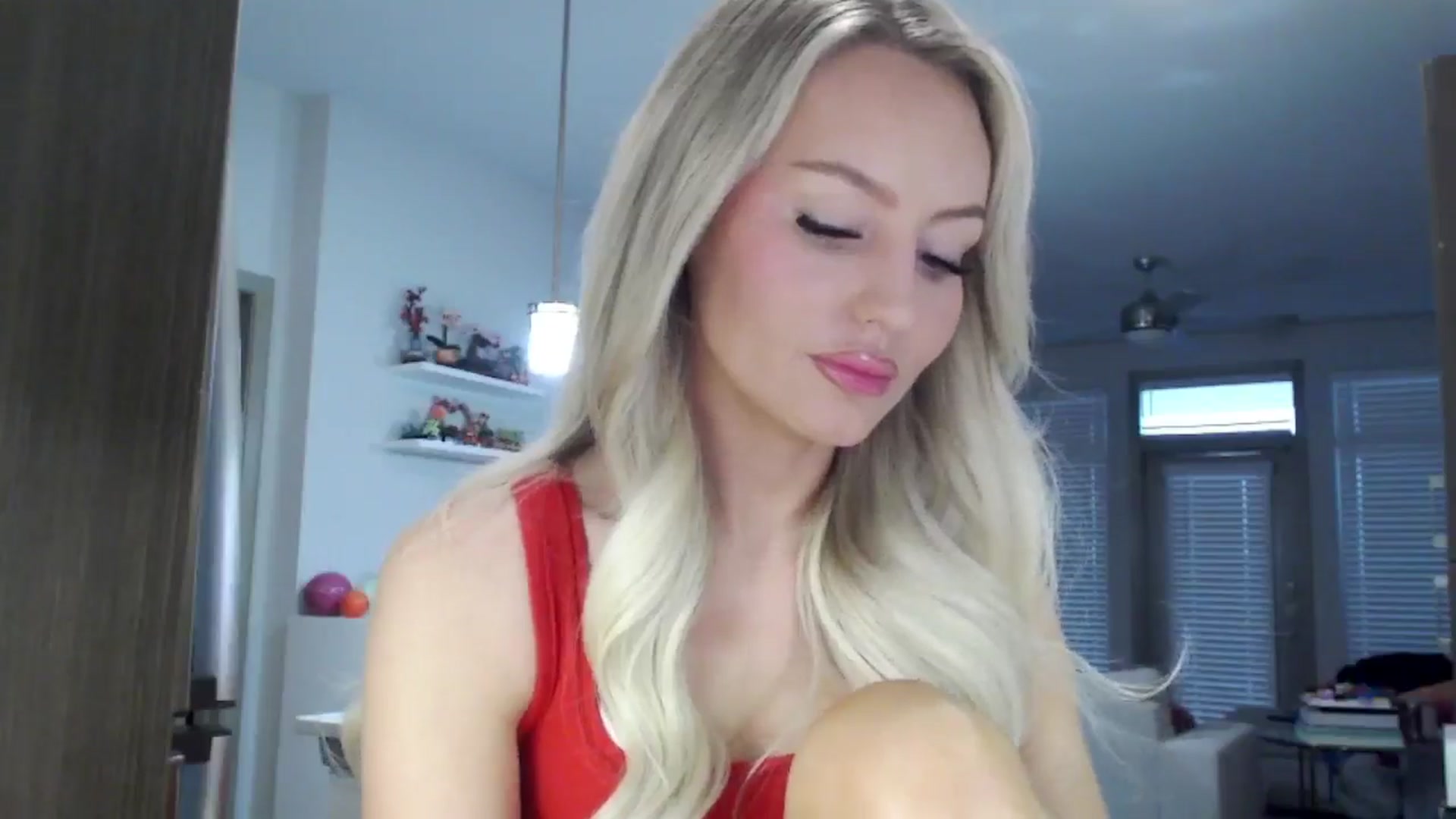 Gallery image thumbnail from Officialelsa's myfreecams stream on, 01/26/2025, 23:55 image 12 of 20