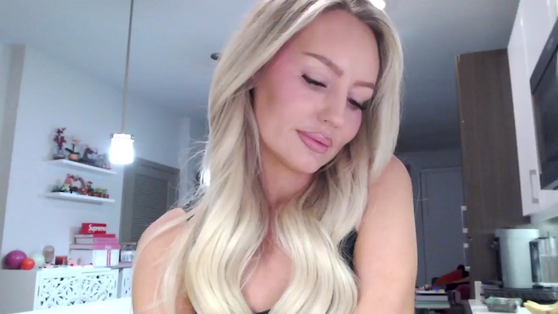 Gallery image thumbnail from Officialelsa's myfreecams stream on, 01/31/2025, 02:22 image 5 of 20