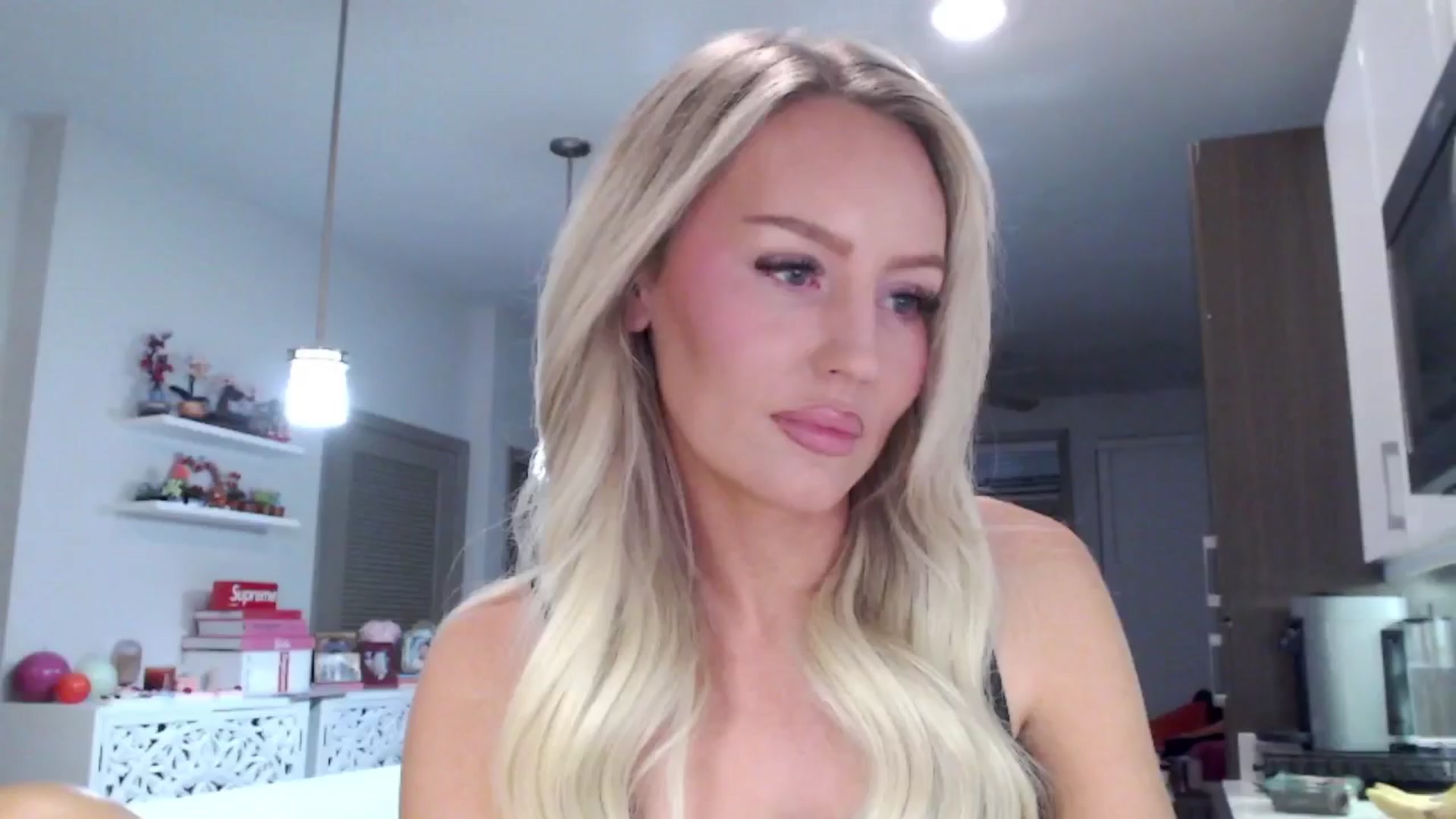 Gallery image thumbnail from Officialelsa's myfreecams stream on, 01/31/2025, 02:22 image 8 of 20