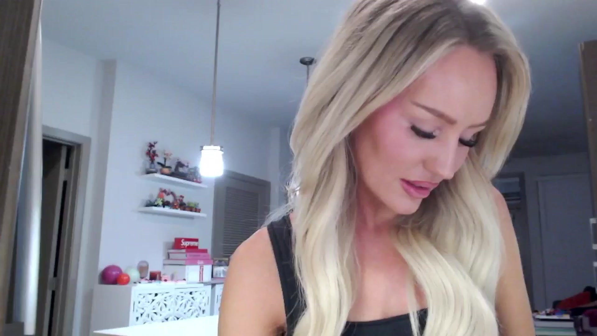 Gallery image thumbnail from Officialelsa's myfreecams stream on, 01/31/2025, 06:13 image 13 of 20