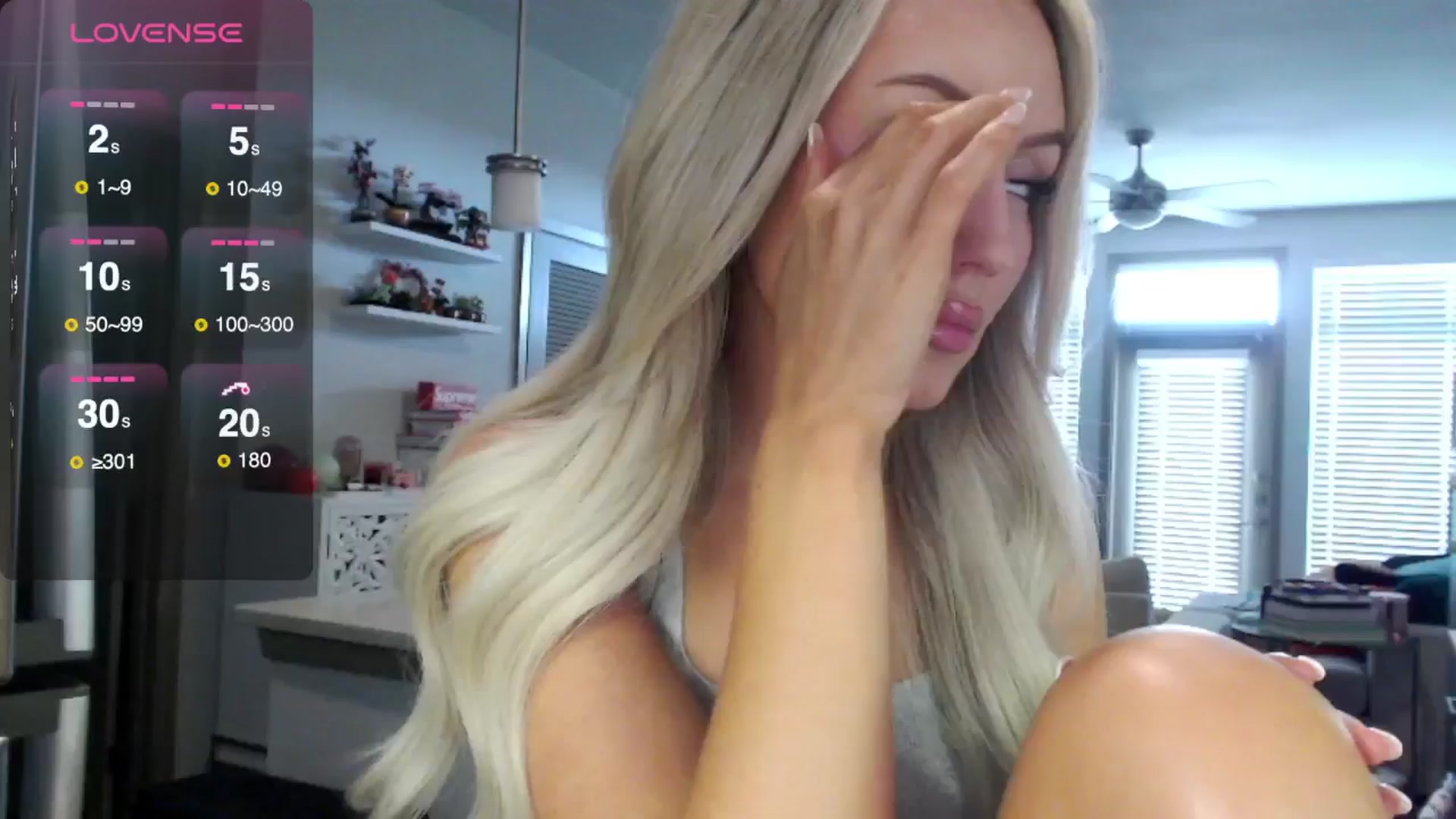 Gallery image thumbnail from Officialelsa's myfreecams stream on, 02/26/2025, 18:25 image 12 of 20