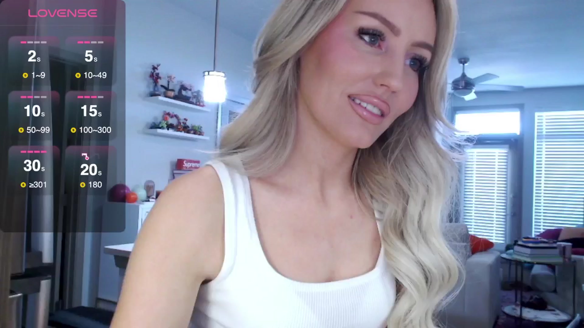 Gallery image thumbnail from Officialelsa's myfreecams stream on, 03/11/2025, 21:49 image 18 of 20