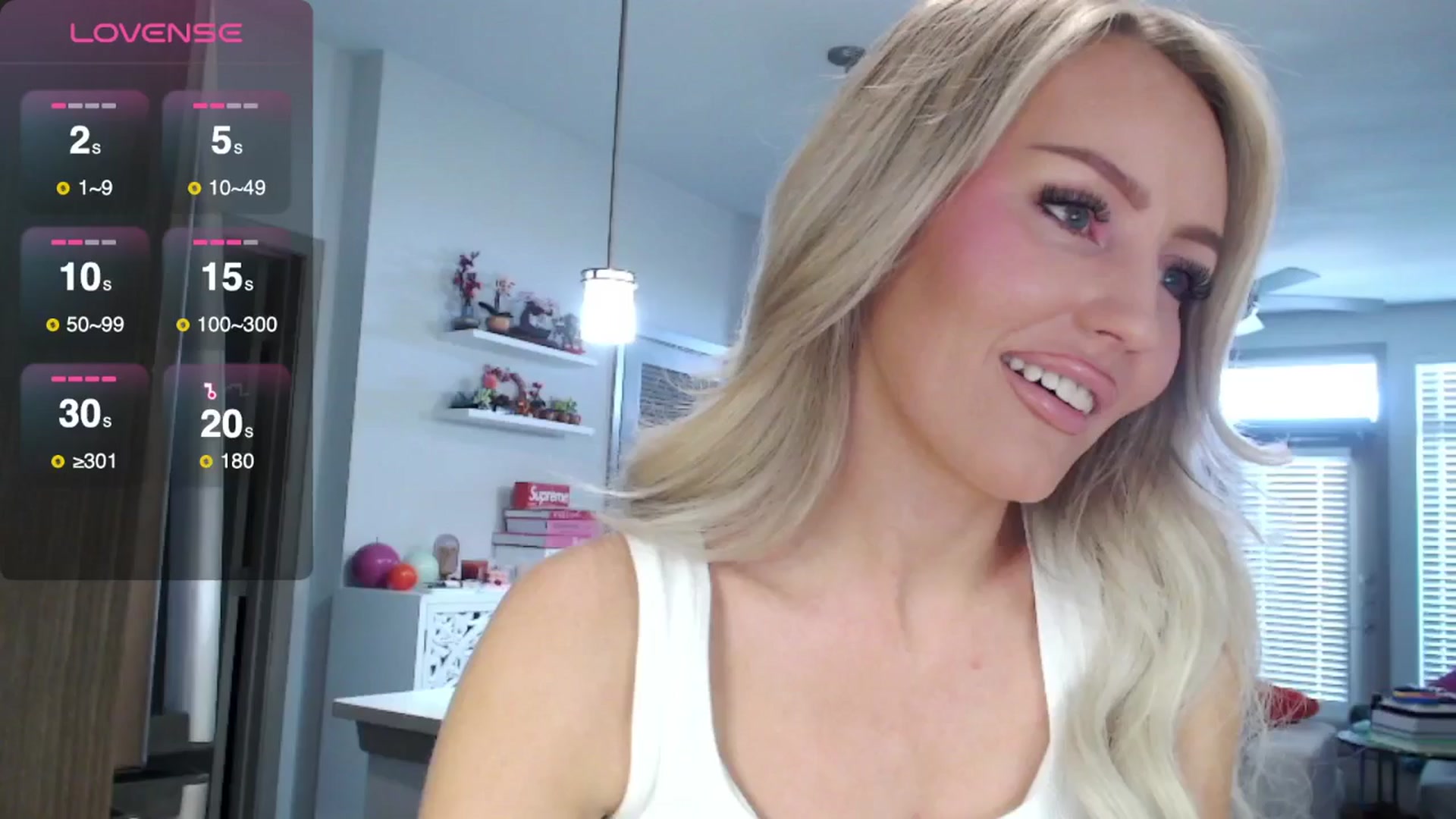 Gallery image thumbnail from Officialelsa's myfreecams stream on, 03/11/2025, 21:49 image 17 of 20