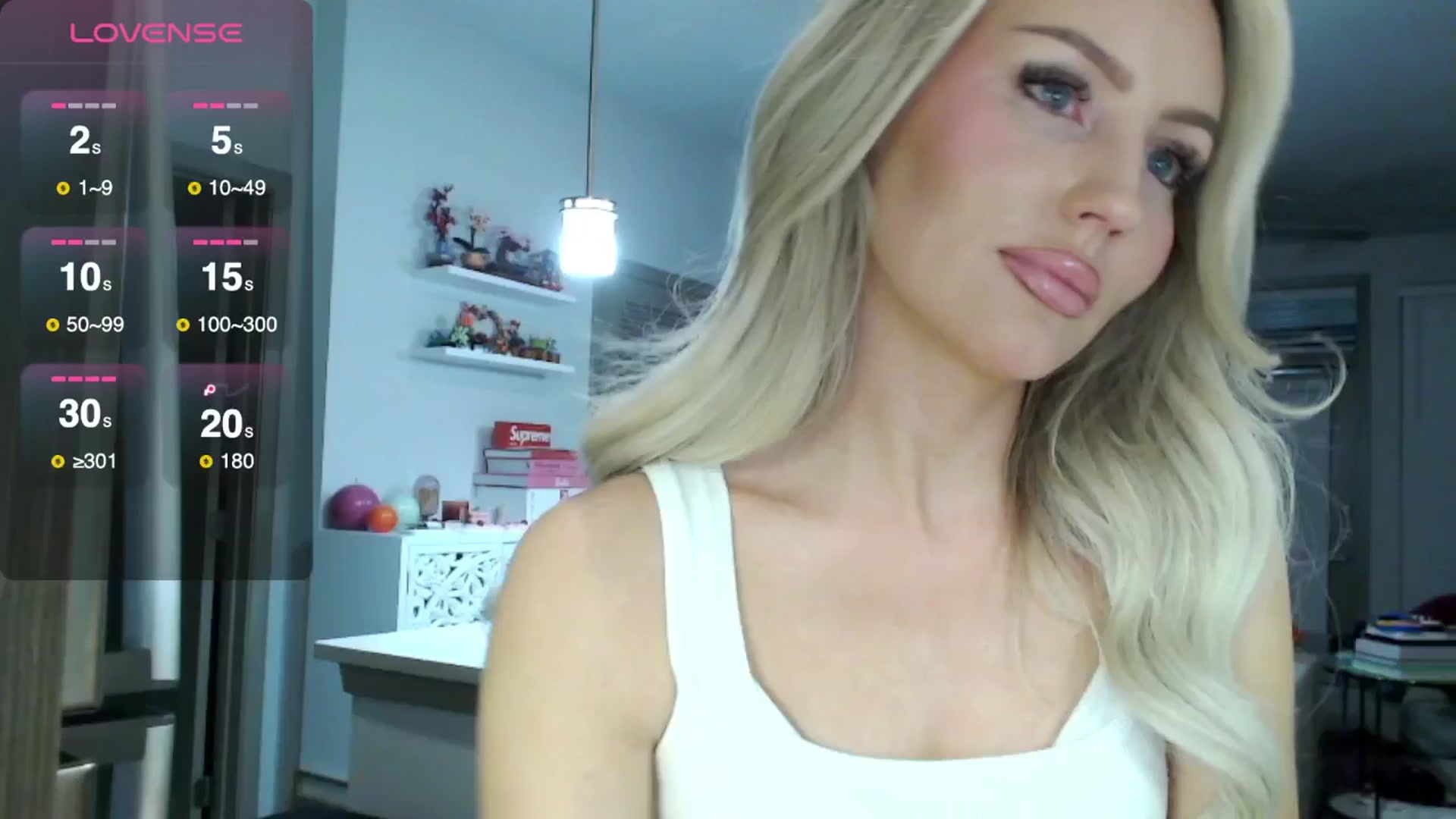 Gallery image thumbnail from Officialelsa's myfreecams stream on, 03/12/2025, 03:37 image 13 of 20