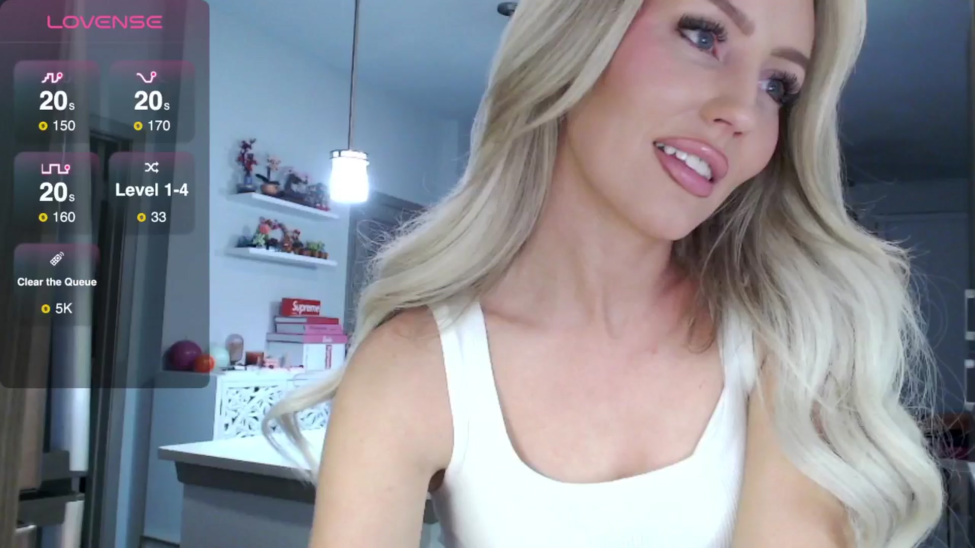 Gallery image thumbnail from Officialelsa's myfreecams stream on, 03/12/2025, 03:37 image 2 of 20