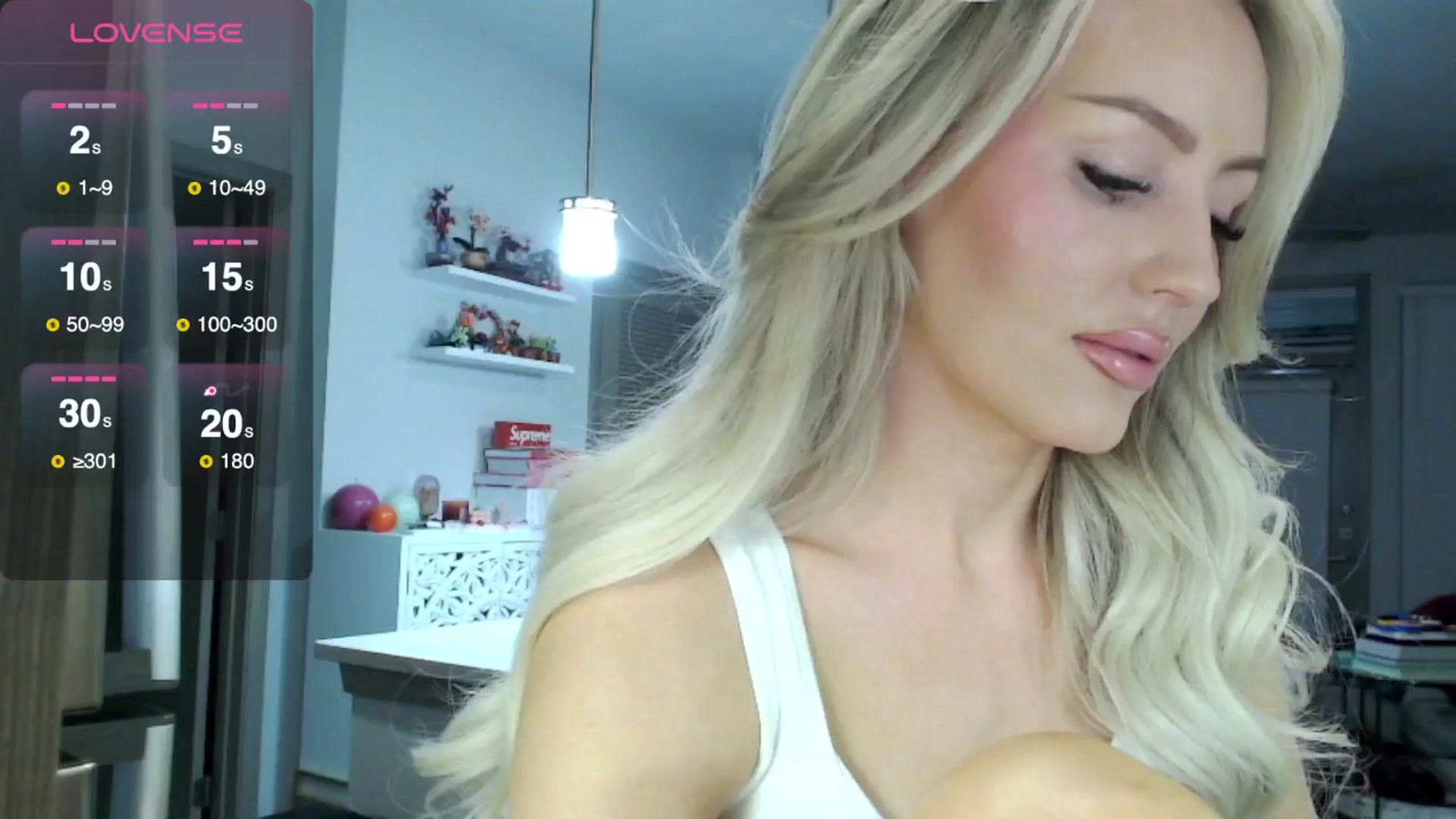 Gallery image thumbnail from Officialelsa's myfreecams stream on, 03/12/2025, 03:37 image 15 of 20