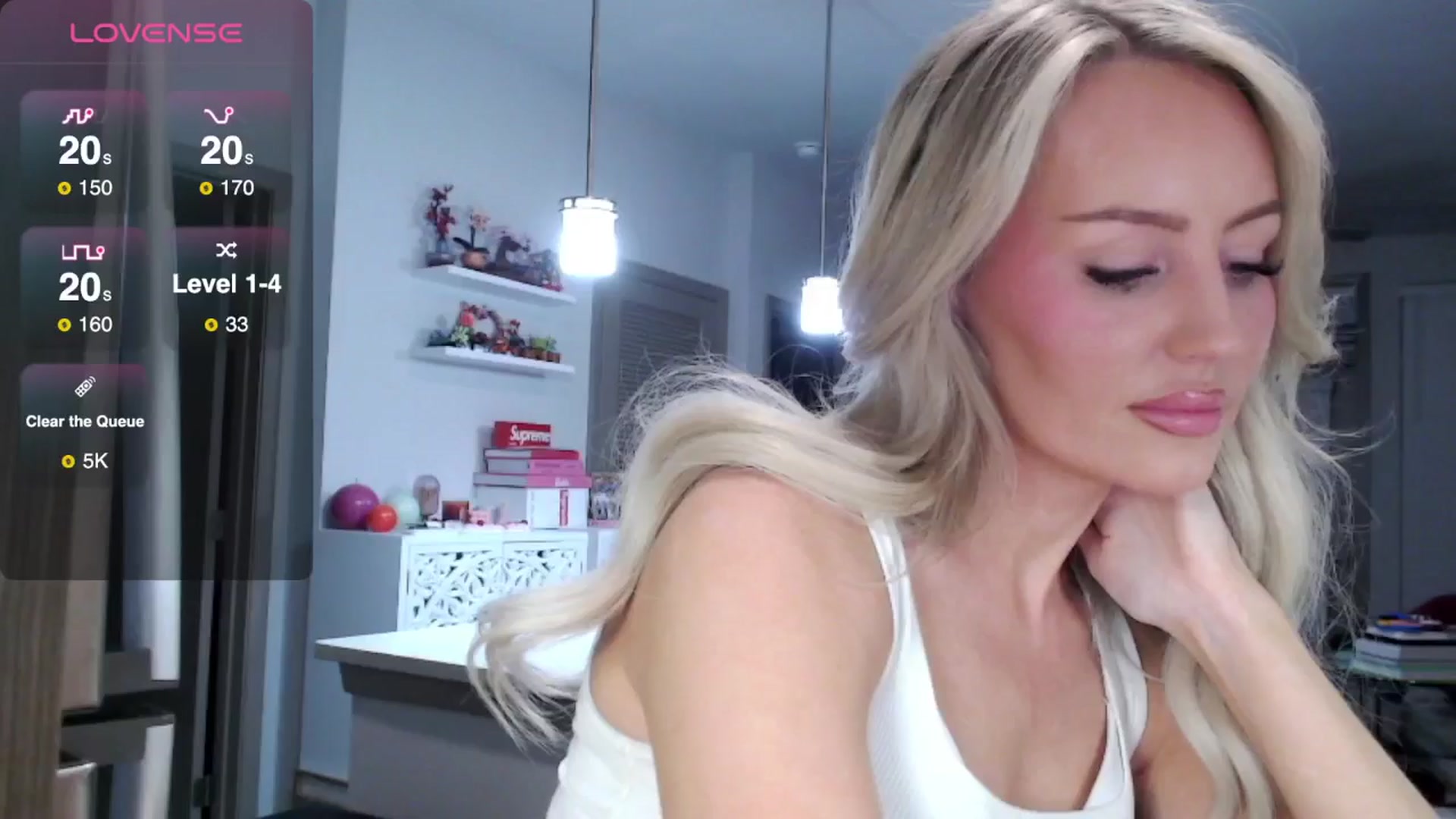 Gallery image thumbnail from Officialelsa's myfreecams stream on, 03/12/2025, 03:37 image 17 of 20