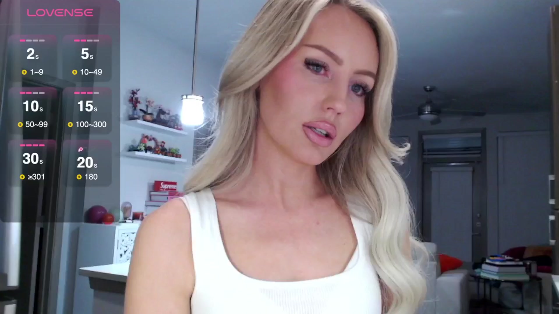Gallery image thumbnail from Officialelsa's myfreecams stream on, 03/12/2025, 03:37 image 6 of 20