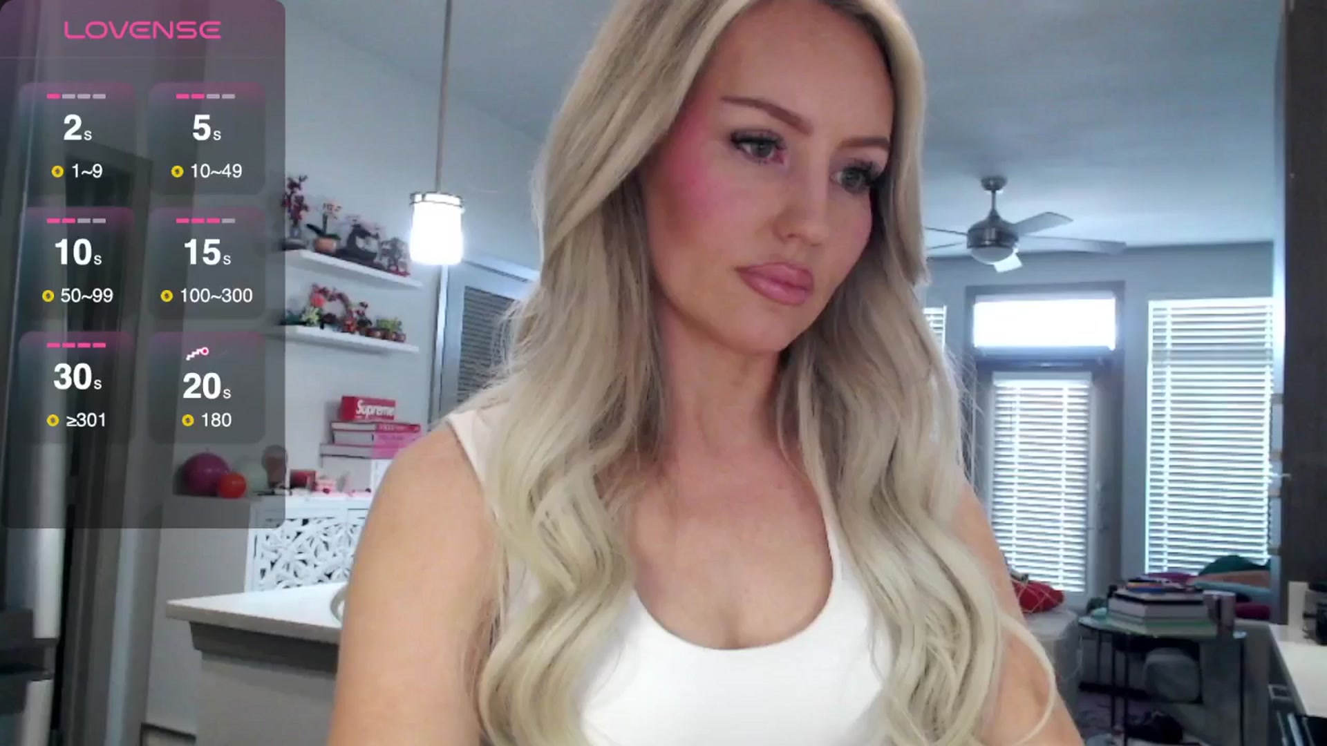 Gallery image thumbnail from Officialelsa's myfreecams stream on, 03/12/2025, 20:55 image 14 of 20