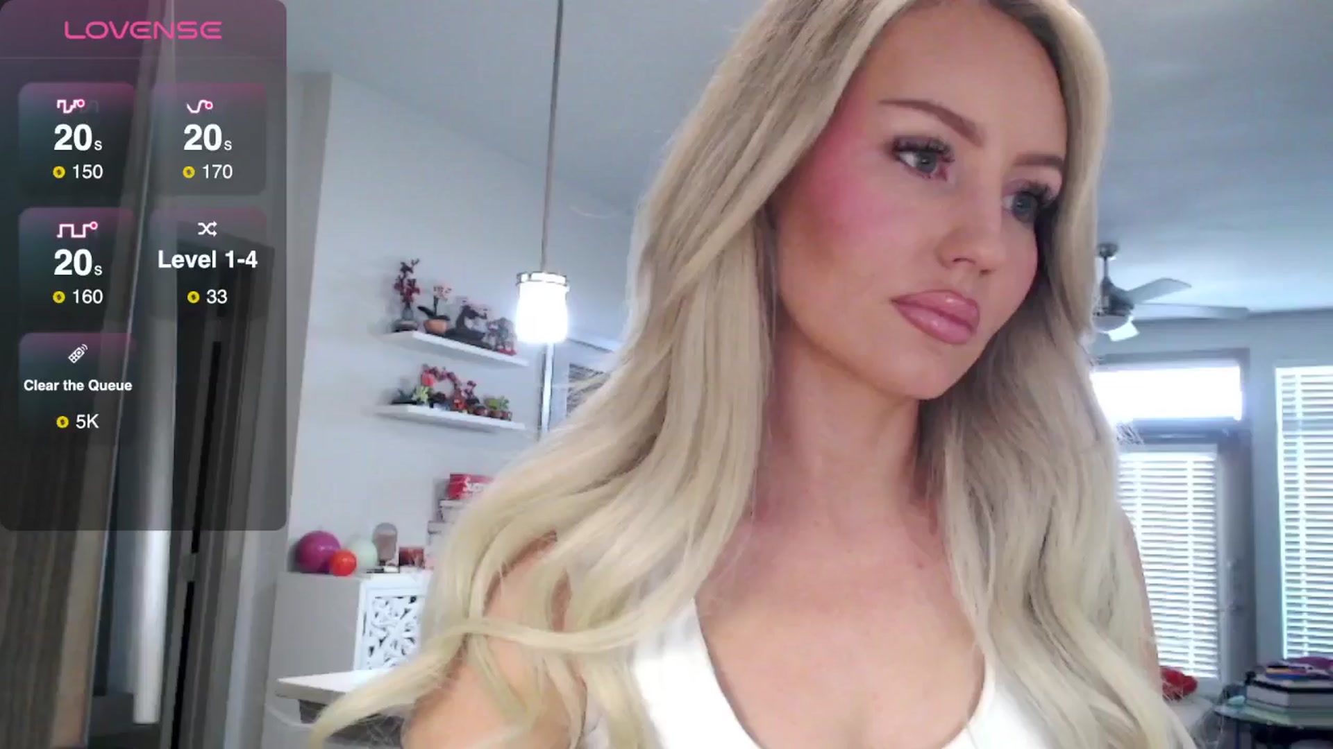 Gallery image thumbnail from Officialelsa's myfreecams stream on, 03/12/2025, 20:55 image 15 of 20