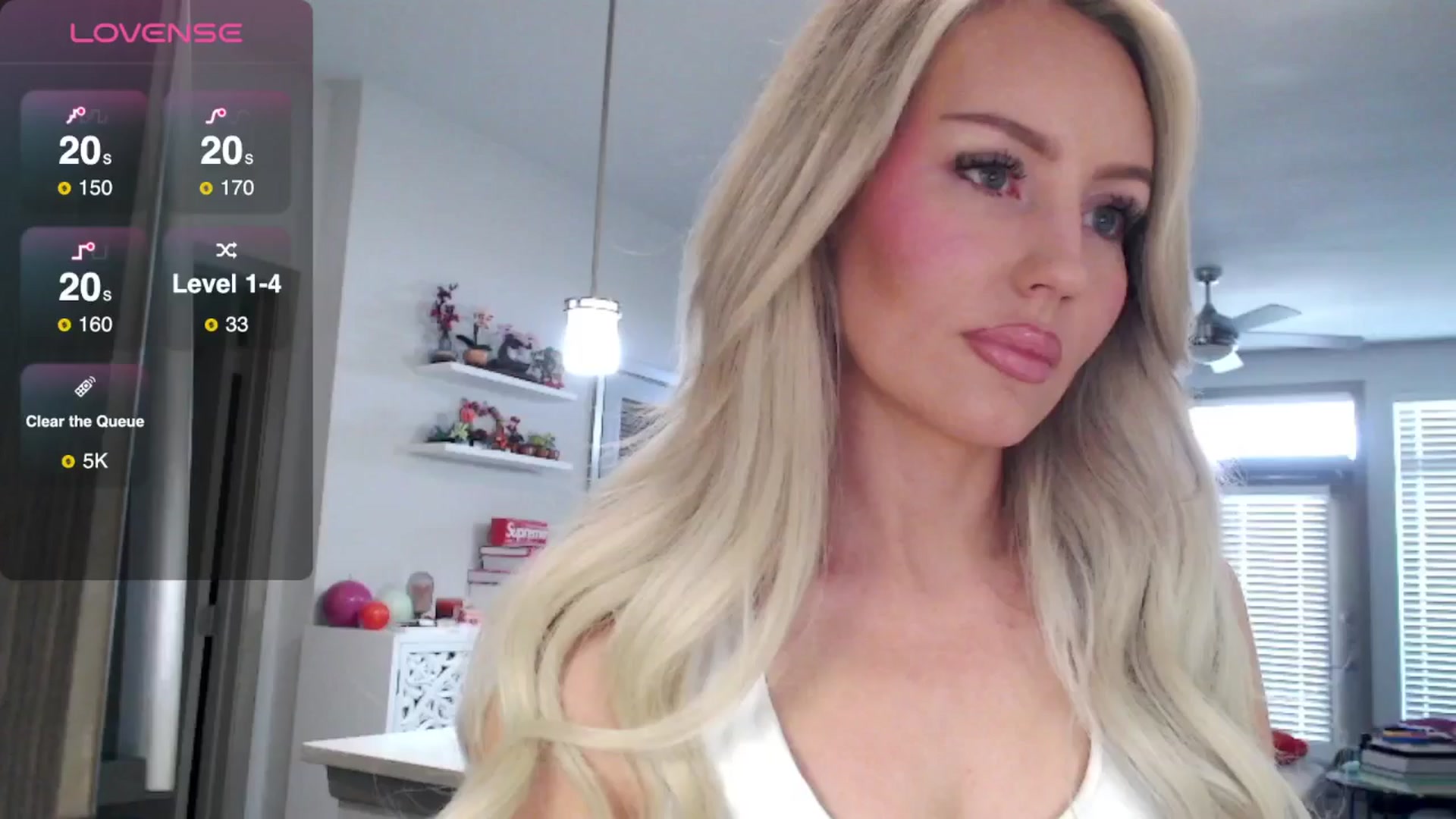 Gallery image thumbnail from Officialelsa's myfreecams stream on, 03/12/2025, 20:55 image 16 of 20