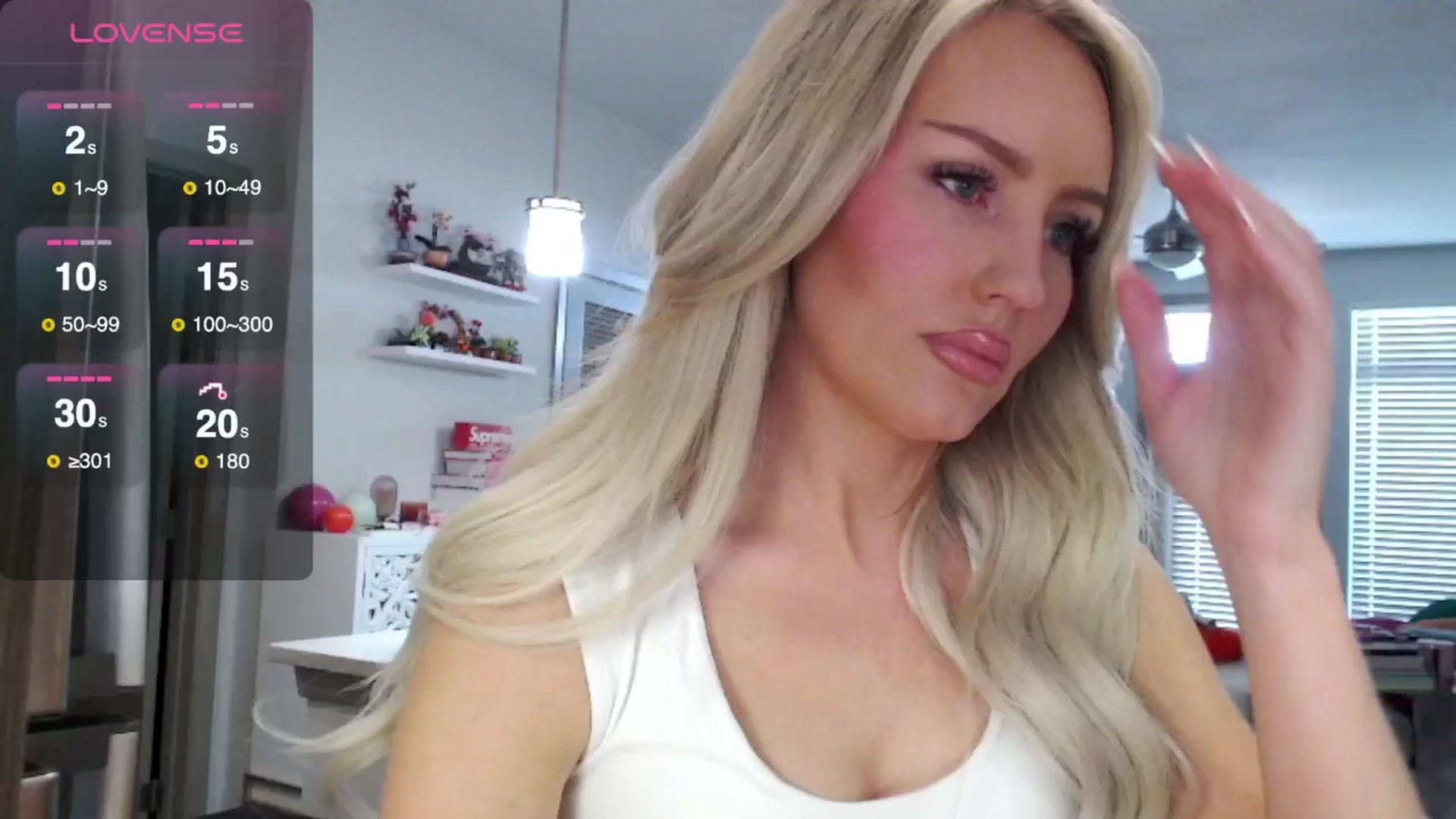 Gallery image thumbnail from Officialelsa's myfreecams stream on, 03/12/2025, 21:53 image 3 of 20