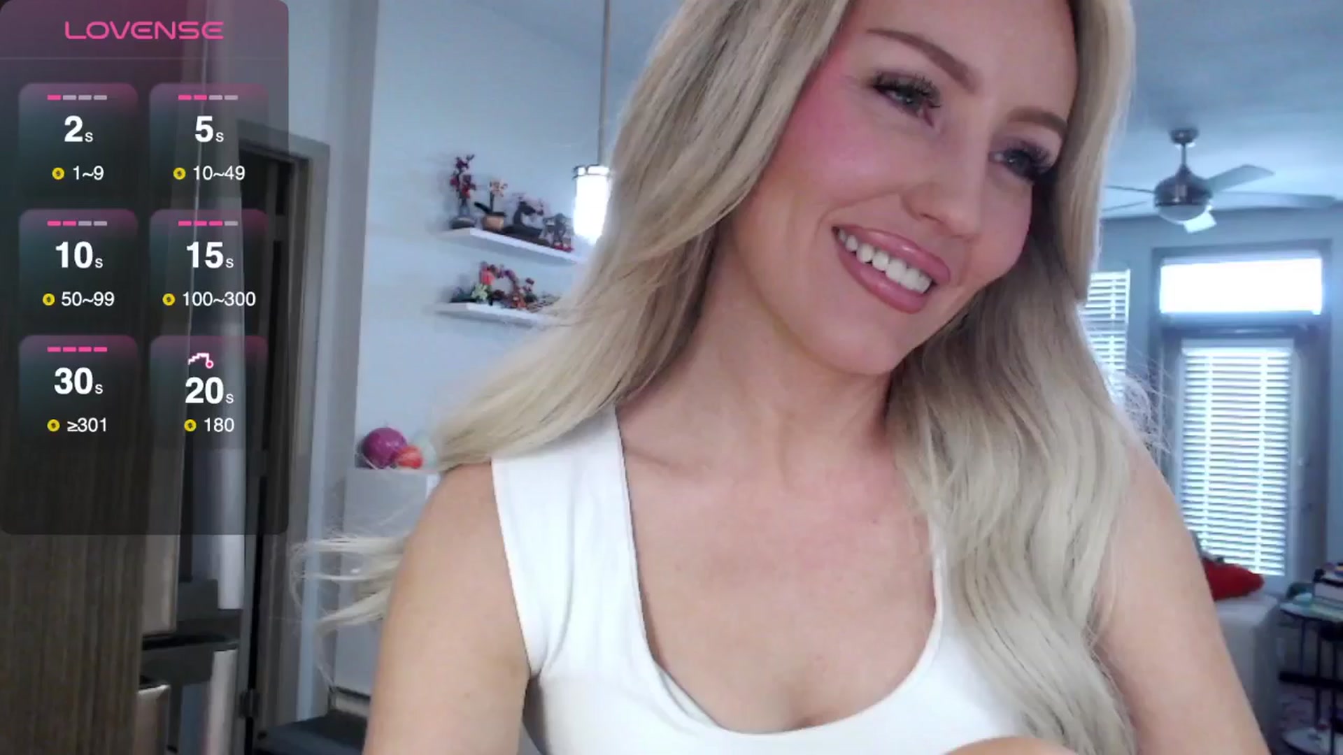 Gallery image thumbnail from Officialelsa's myfreecams stream on, 03/12/2025, 21:53 image 8 of 20