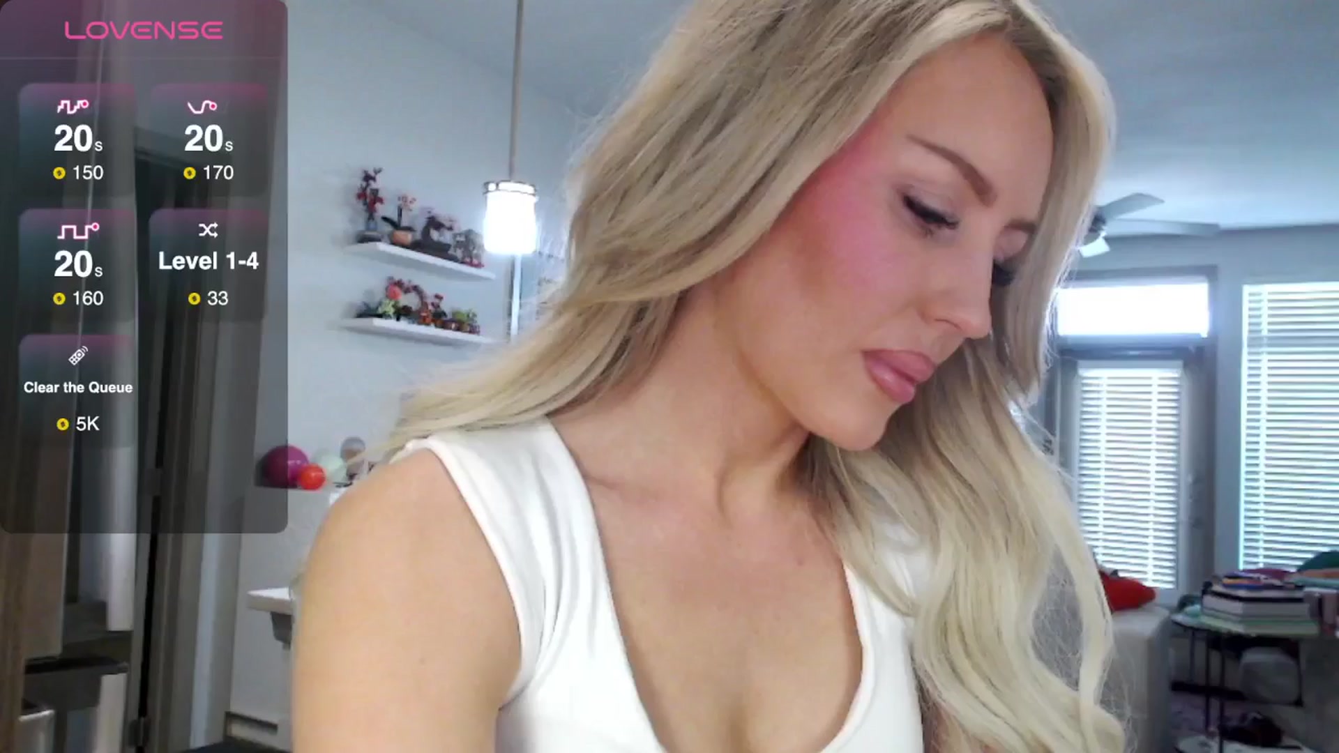 Gallery image thumbnail from Officialelsa's myfreecams stream on, 03/12/2025, 21:53 image 4 of 20