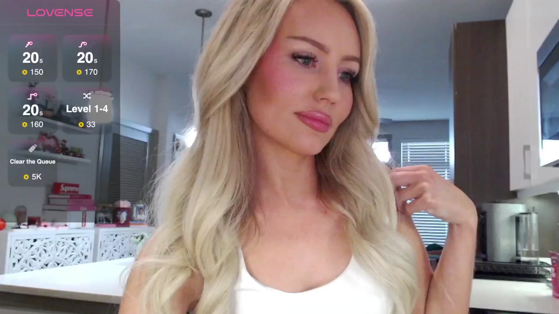 Gallery image thumbnail from Officialelsa's myfreecams stream on, 03/12/2025, 22:58 image 16 of 20