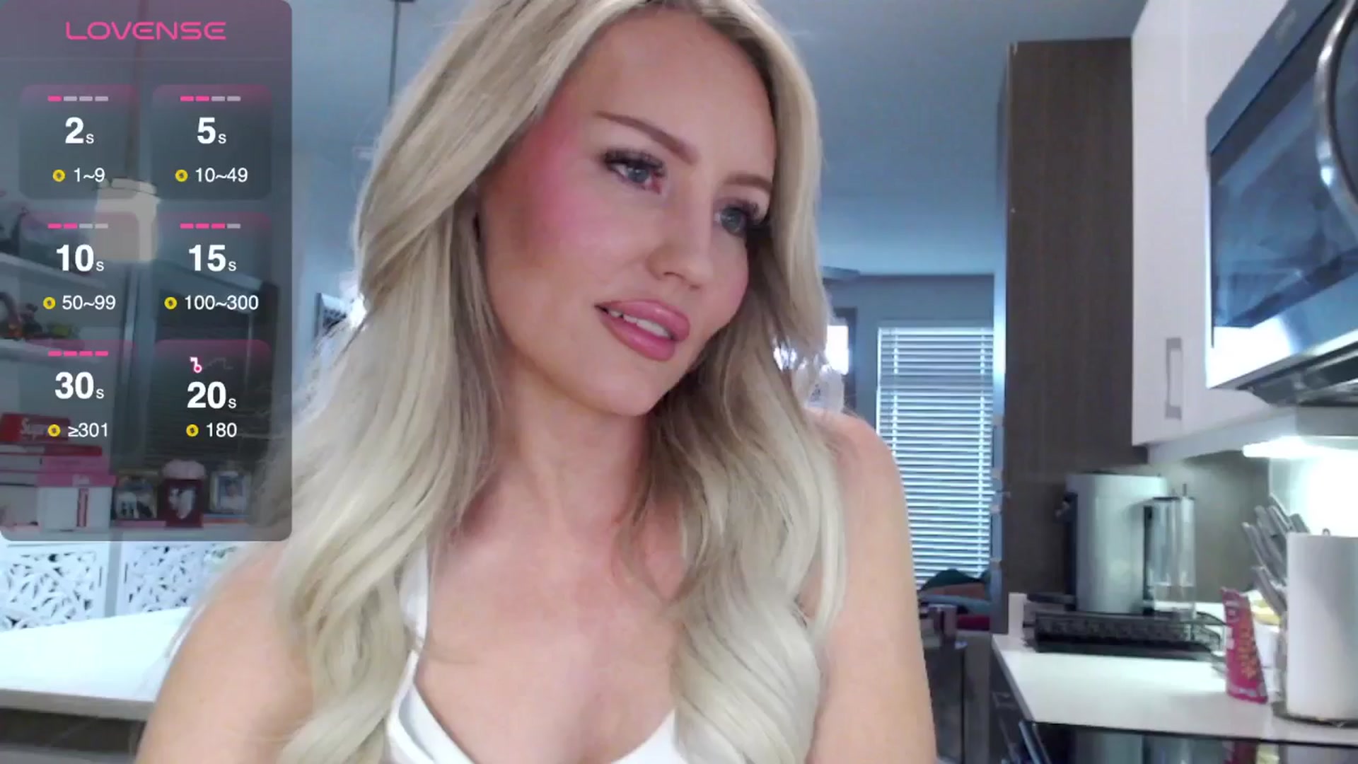 Gallery image thumbnail from Officialelsa's myfreecams stream on, 03/12/2025, 22:58 image 20 of 20