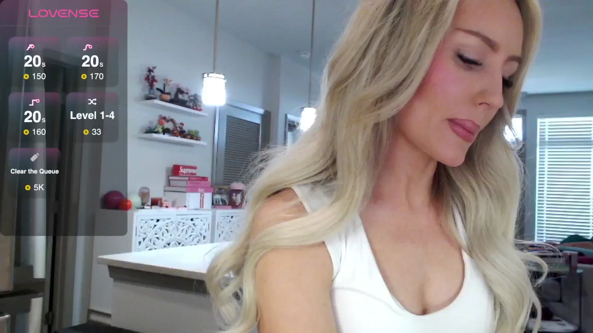 Gallery image thumbnail from Officialelsa's myfreecams stream on, 03/12/2025, 22:58 image 7 of 20