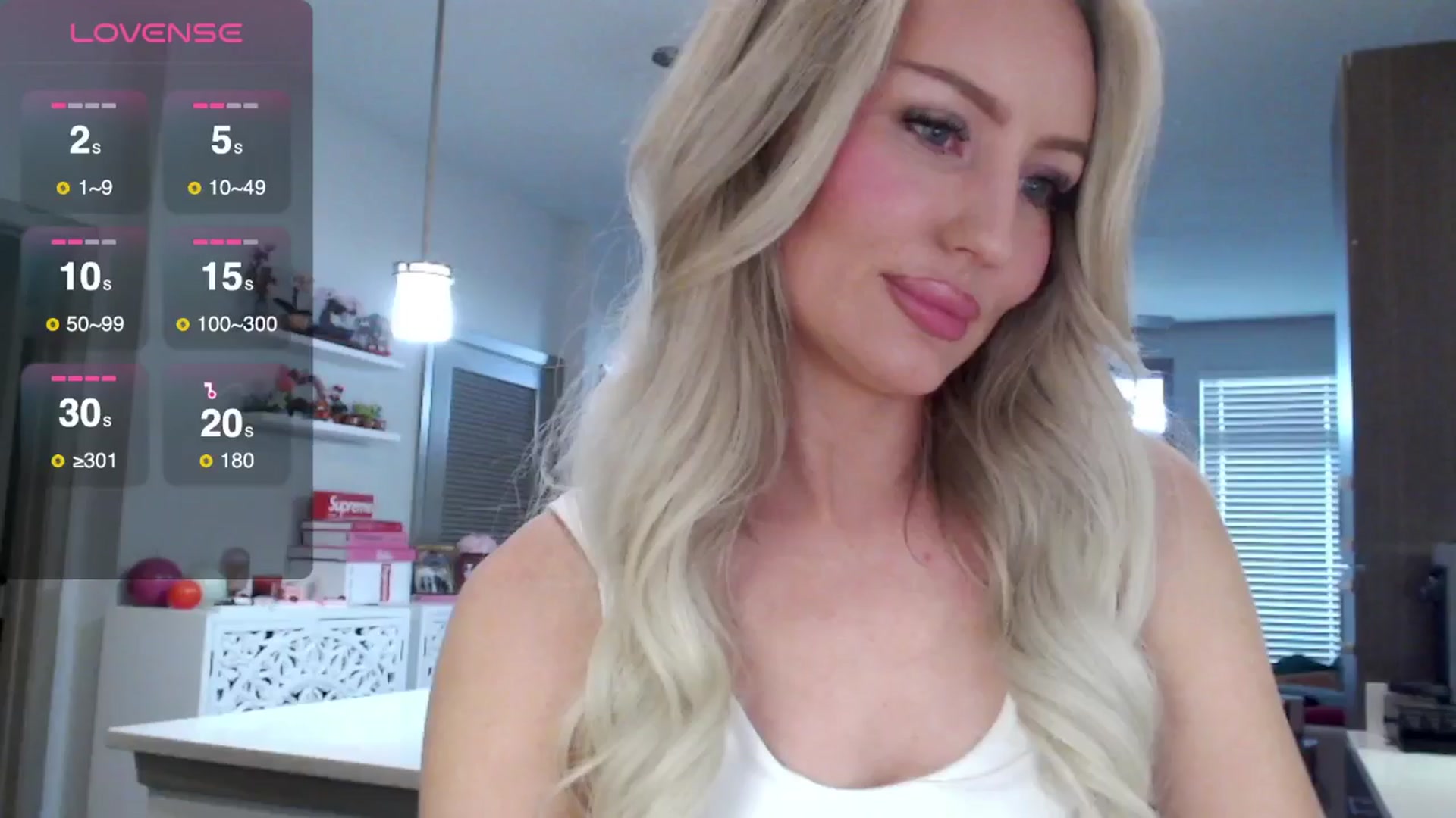 Gallery image thumbnail from Officialelsa's myfreecams stream on, 03/12/2025, 22:58 image 11 of 20