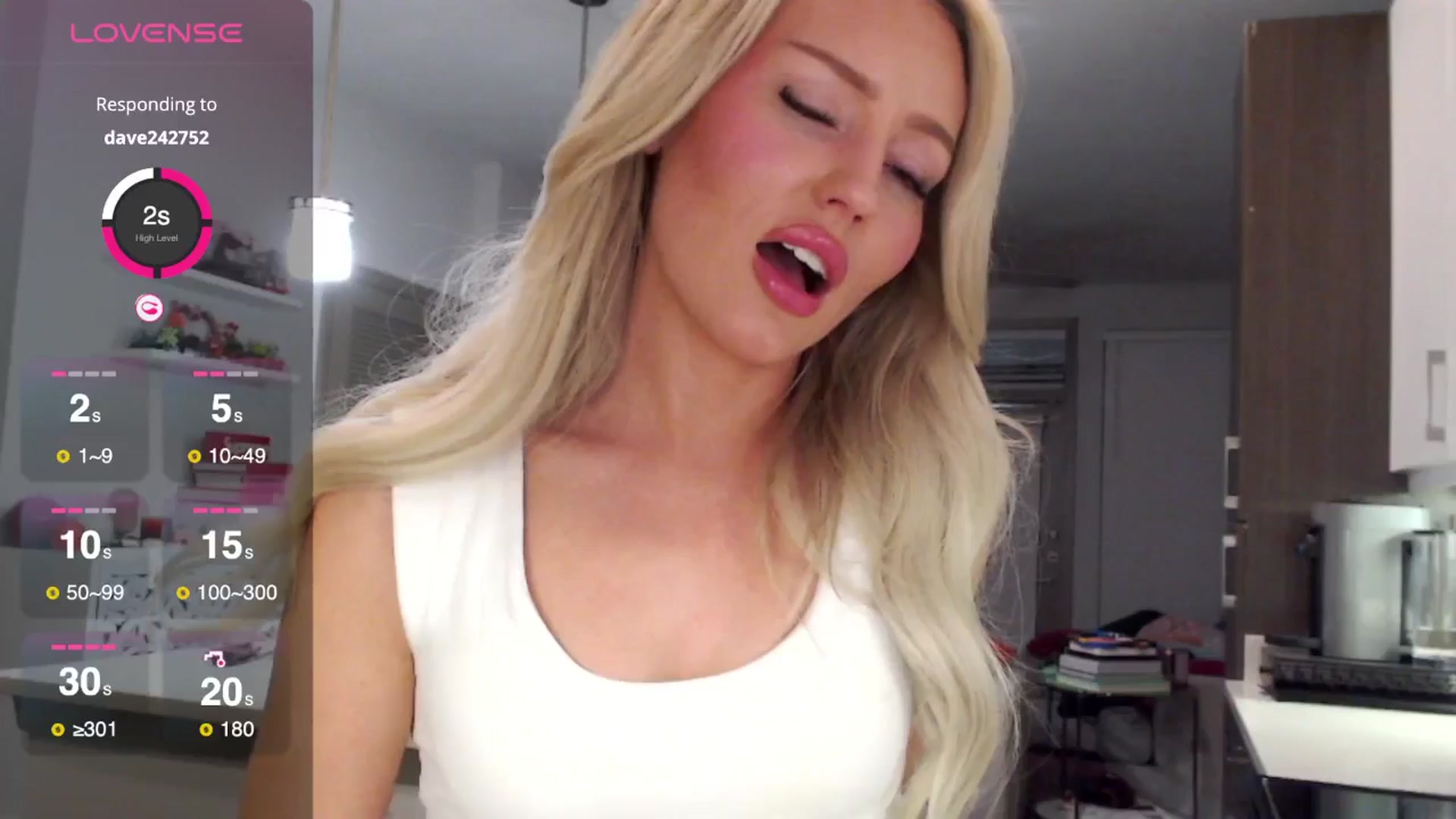 Gallery image thumbnail from Officialelsa's myfreecams stream on, 03/13/2025, 05:24 image 11 of 20
