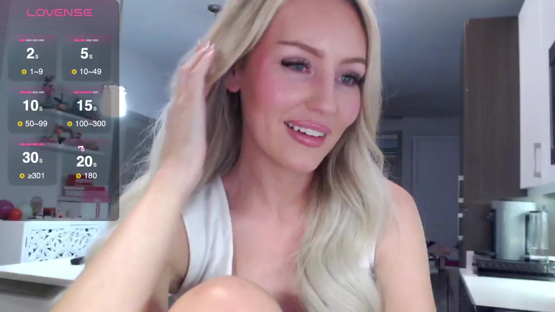 Gallery image thumbnail from Officialelsa's myfreecams stream on, 03/13/2025, 05:24 image 6 of 20