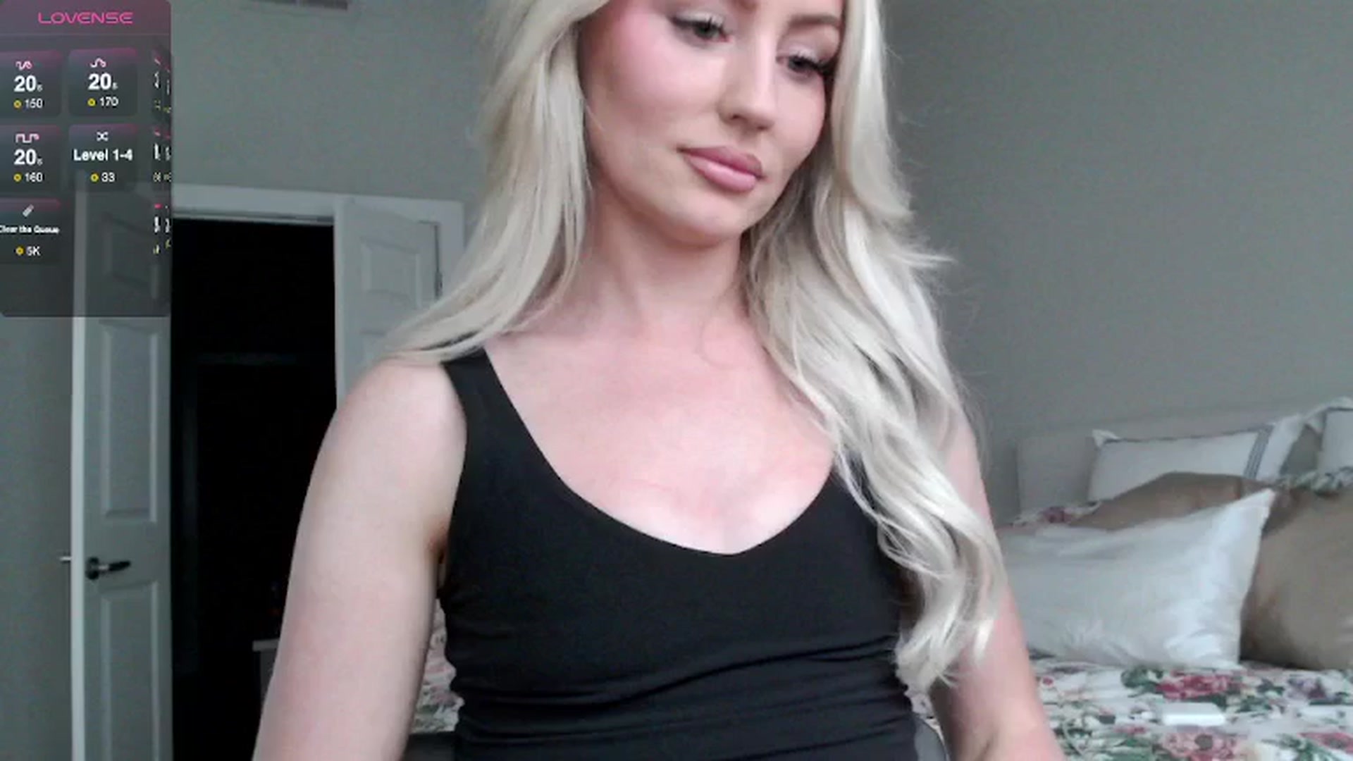 Gallery image thumbnail from Officialelsa's myfreecams stream on, 04/25/2025, 22:00 image 5 of 20
