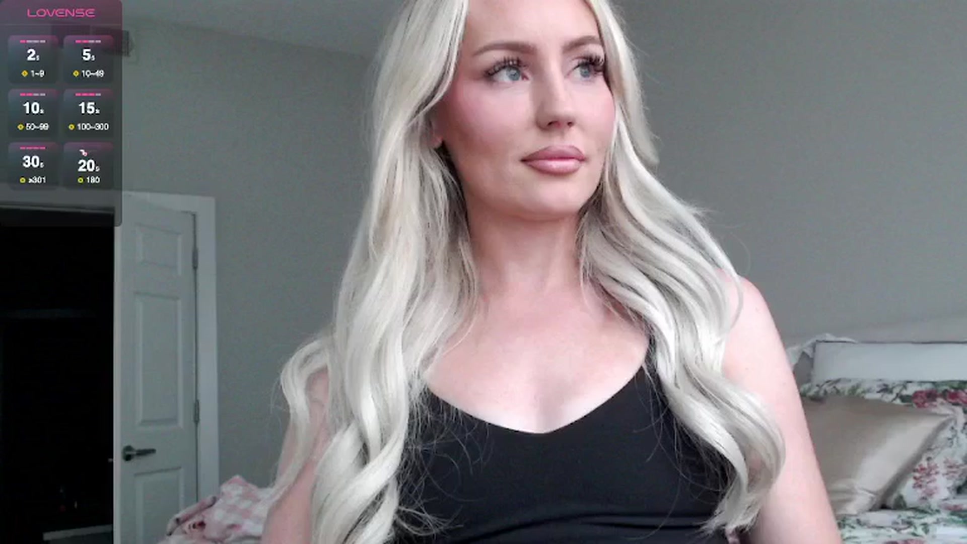 Gallery image thumbnail from Officialelsa's myfreecams stream on, 04/25/2025, 22:00 image 8 of 20