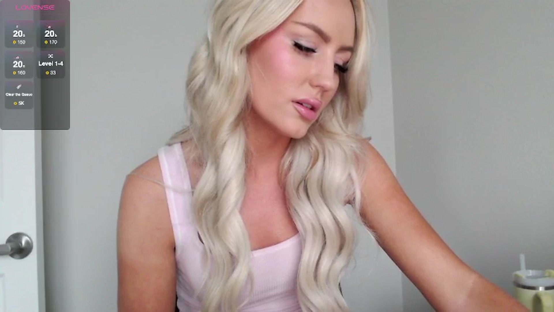 Gallery image thumbnail from Officialelsa's myfreecams stream on, 04/29/2025, 23:56 image 14 of 20