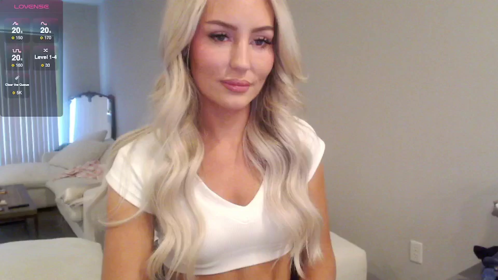 Gallery image thumbnail from Officialelsa's myfreecams stream on, 05/09/2025, 20:34 image 18 of 20
