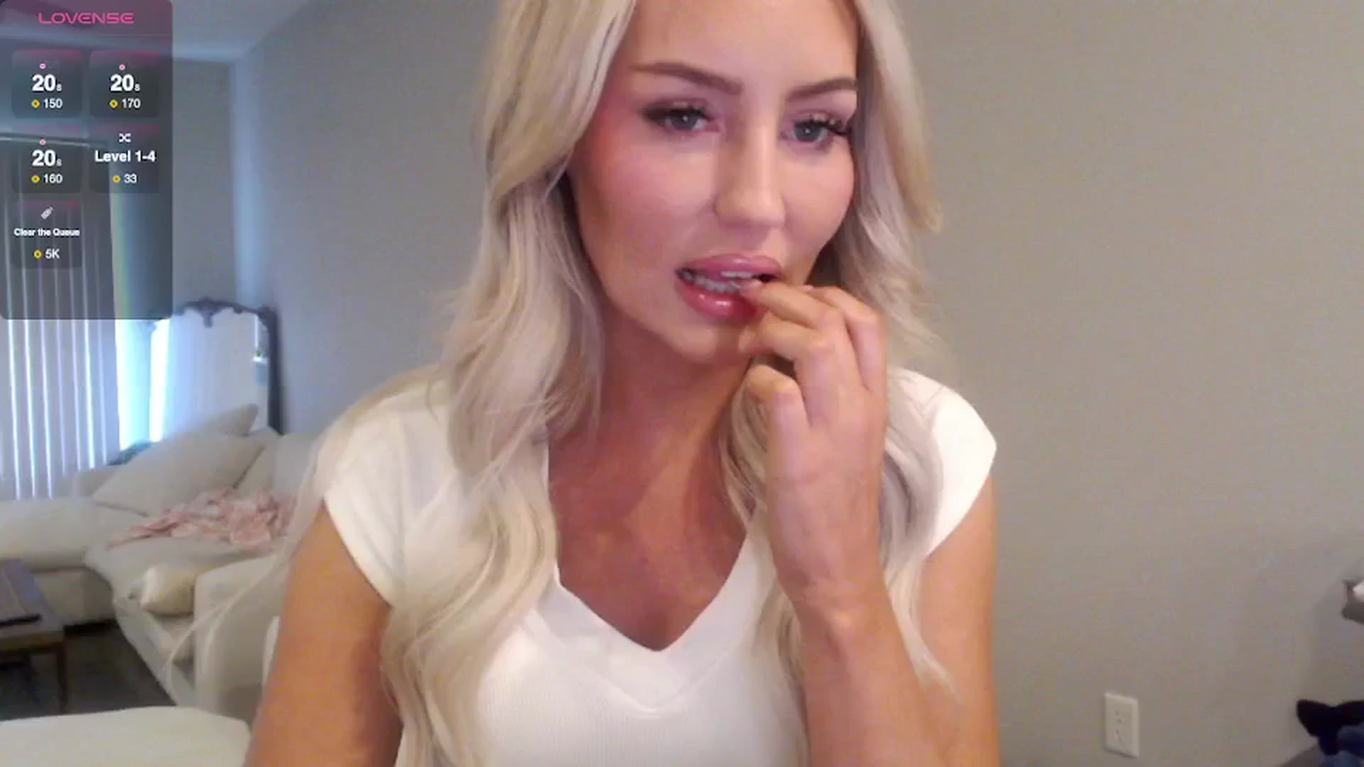 Gallery image thumbnail from Officialelsa's myfreecams stream on, 05/09/2025, 20:34 image 12 of 20