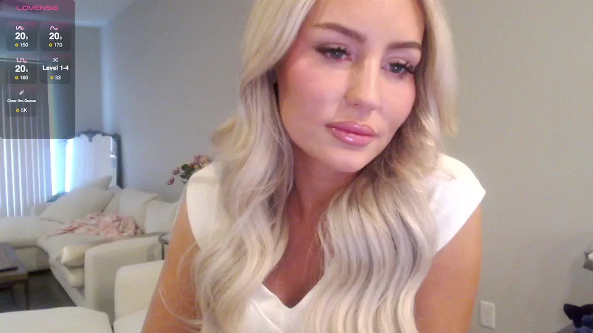 Gallery image thumbnail from Officialelsa's myfreecams stream on, 05/09/2025, 20:34 image 11 of 20