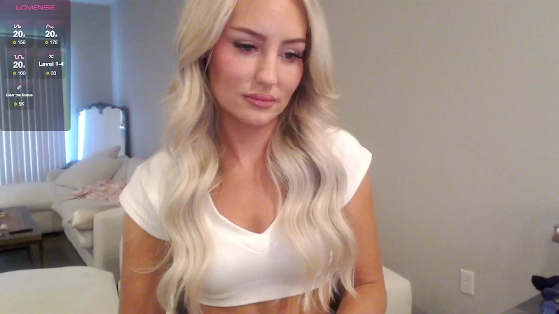 Gallery image thumbnail from Officialelsa's myfreecams stream on, 05/09/2025, 20:34 image 19 of 20