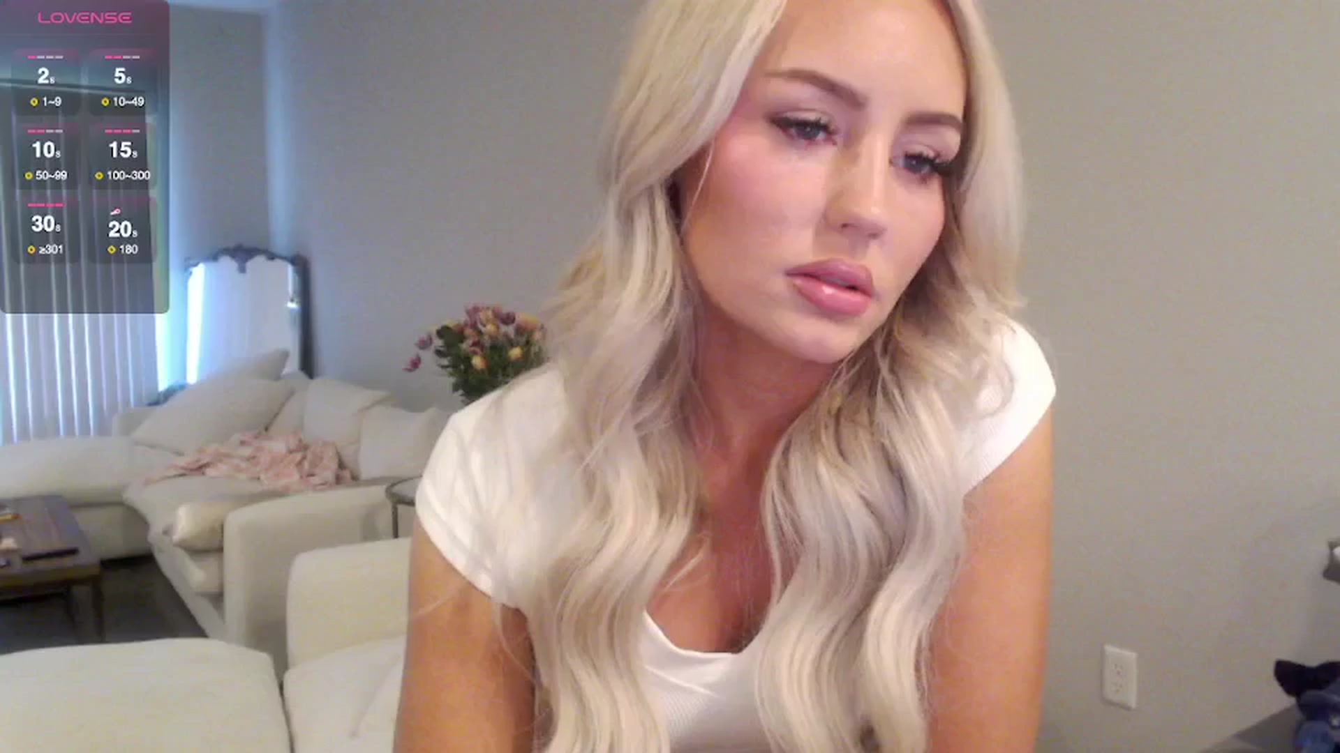 Gallery image thumbnail from Officialelsa's myfreecams stream on, 05/09/2025, 20:34 image 20 of 20