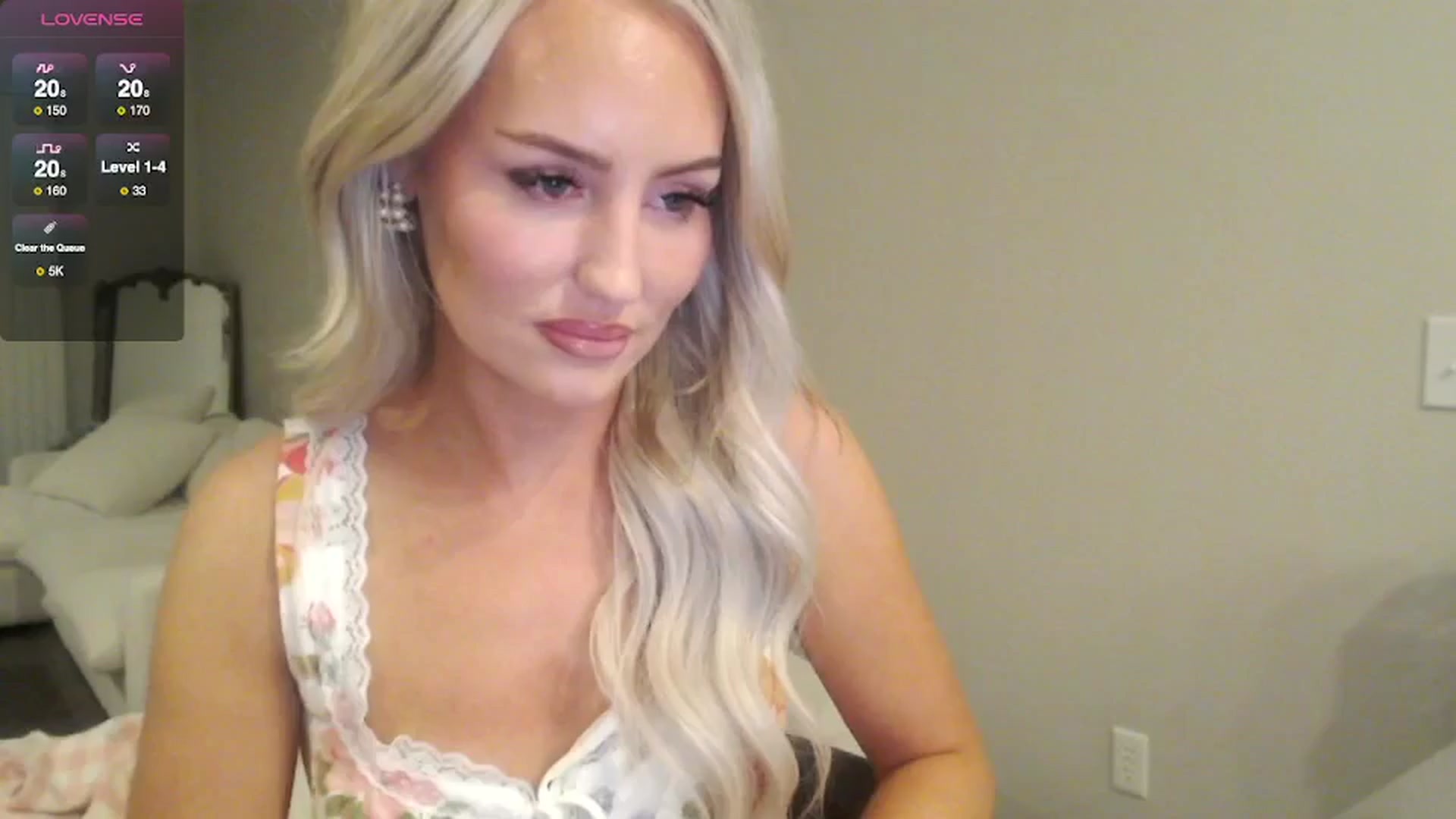 Gallery image thumbnail from Officialelsa's myfreecams stream on, 05/10/2025, 04:13 image 6 of 20