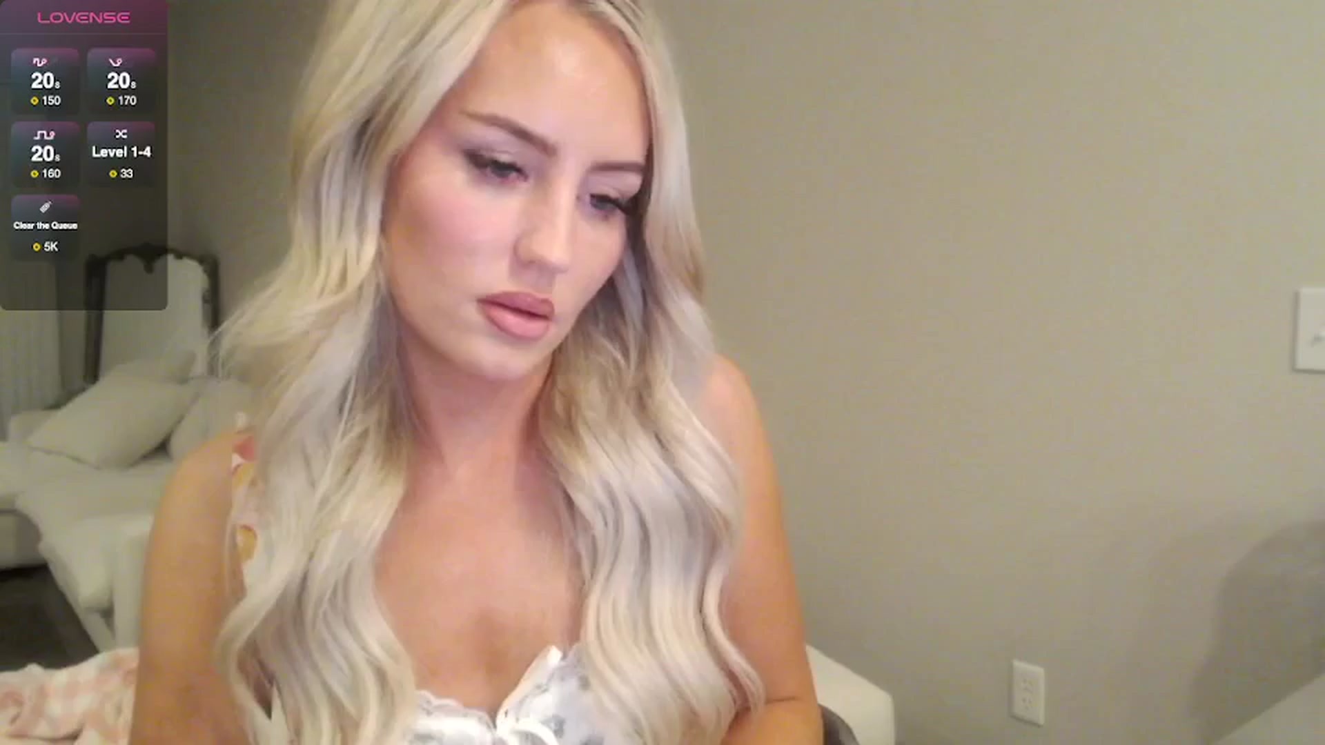 Gallery image thumbnail from Officialelsa's myfreecams stream on, 05/10/2025, 04:13 image 5 of 20