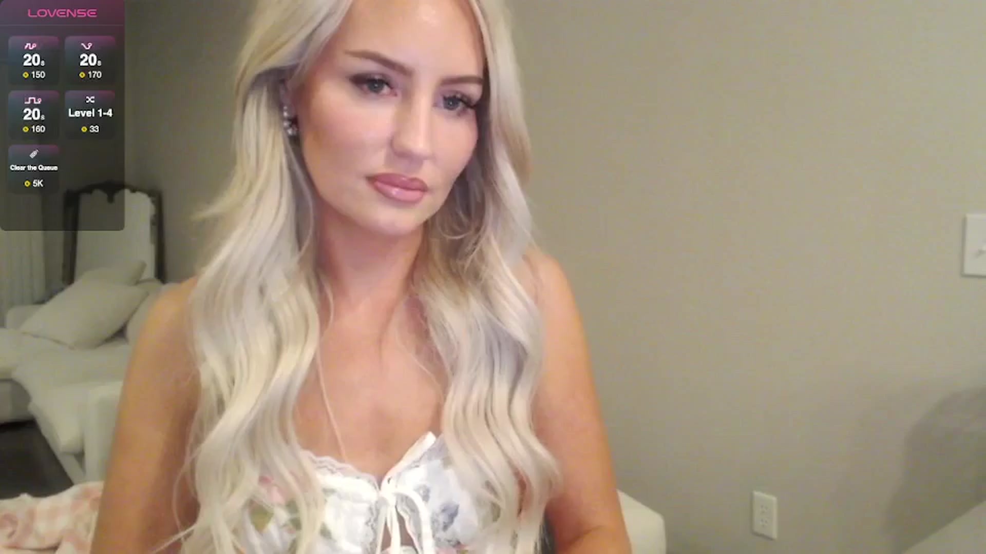 Gallery image thumbnail from Officialelsa's myfreecams stream on, 05/10/2025, 04:13 image 2 of 20