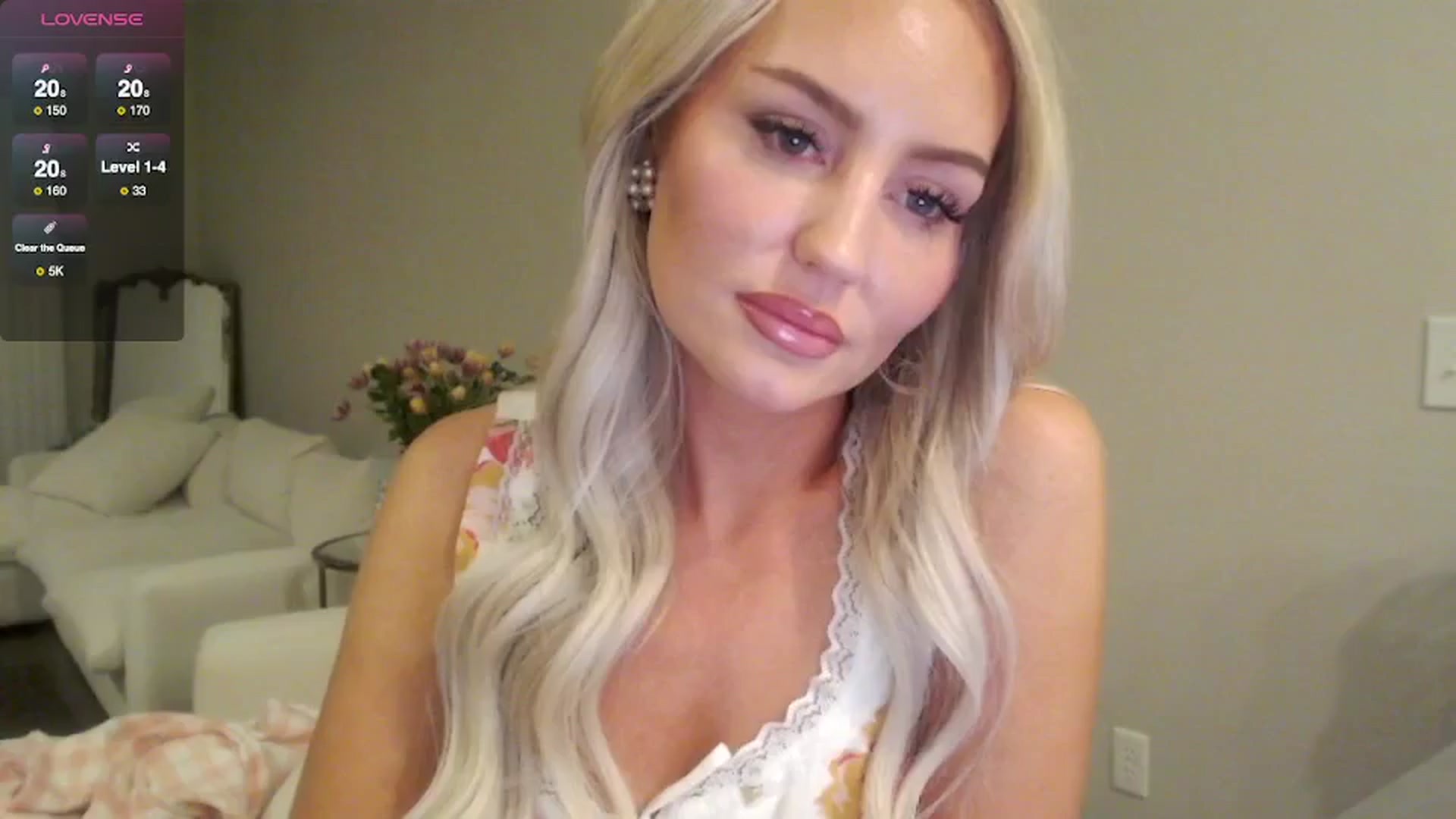 Gallery image thumbnail from Officialelsa's myfreecams stream on, 05/10/2025, 04:13 image 16 of 20
