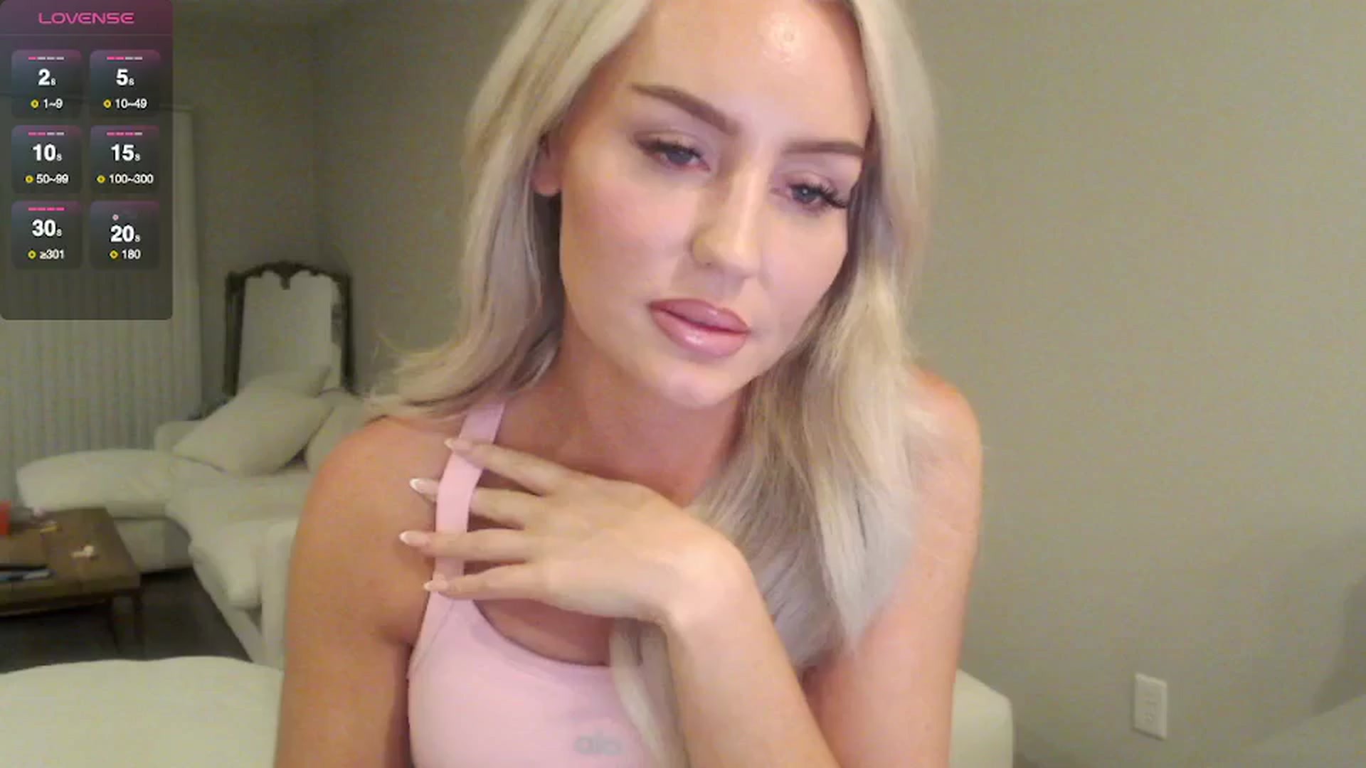 Gallery image thumbnail from Officialelsa's myfreecams stream on, 05/12/2025, 04:07 image 3 of 20
