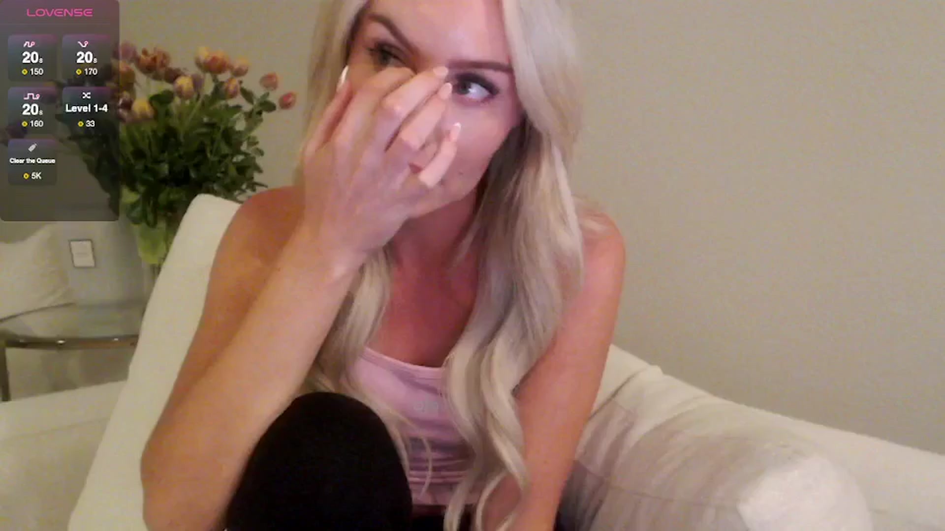 Gallery image thumbnail from Officialelsa's myfreecams stream on, 05/12/2025, 04:07 image 19 of 20