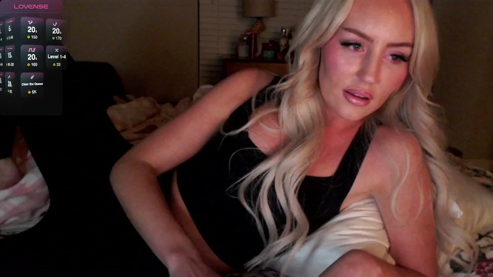 Gallery image thumbnail from Officialelsa's myfreecams stream on, 05/13/2025, 05:13 image 4 of 20