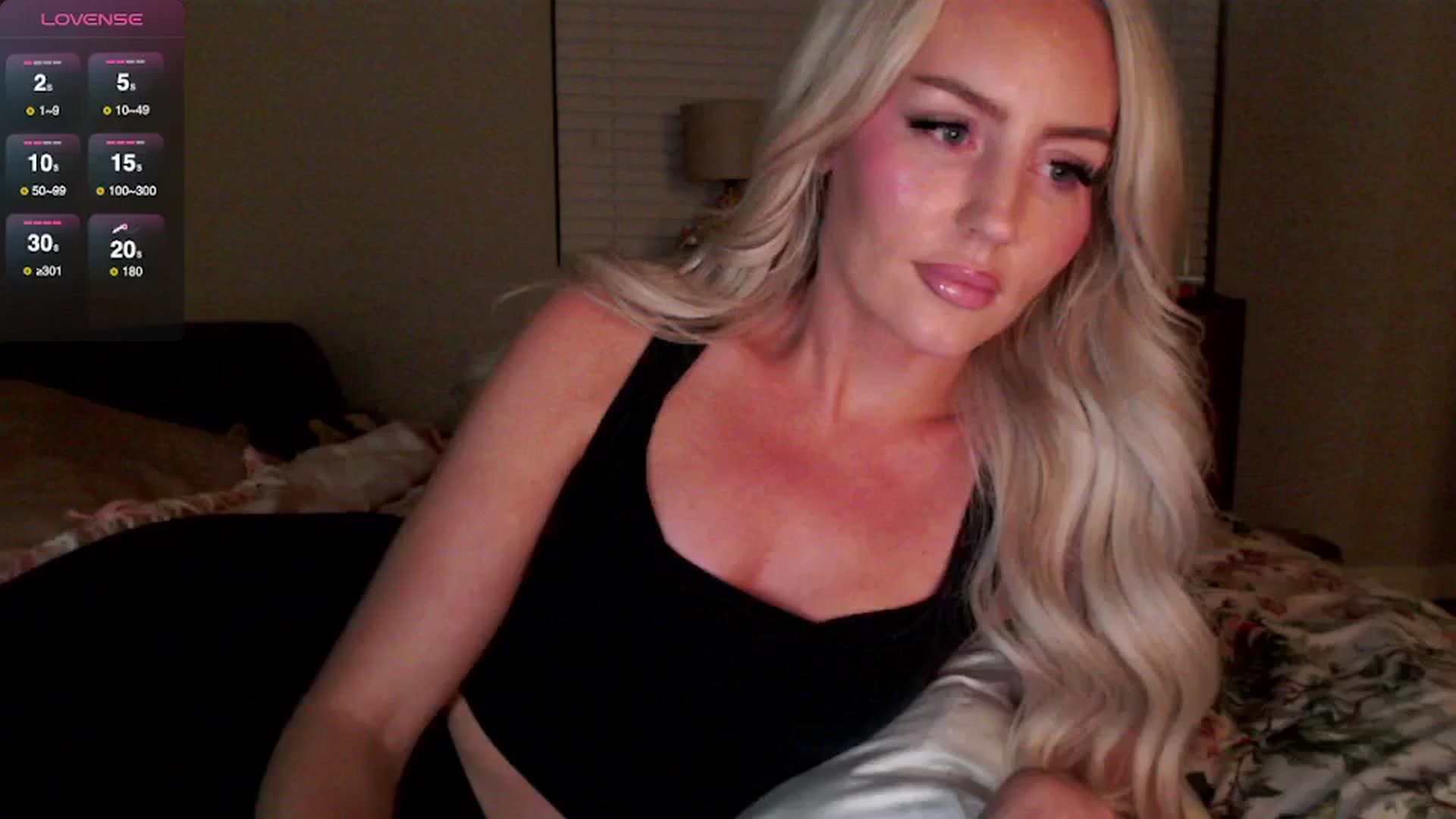 Gallery image thumbnail from Officialelsa's myfreecams stream on, 05/13/2025, 05:13 image 5 of 20