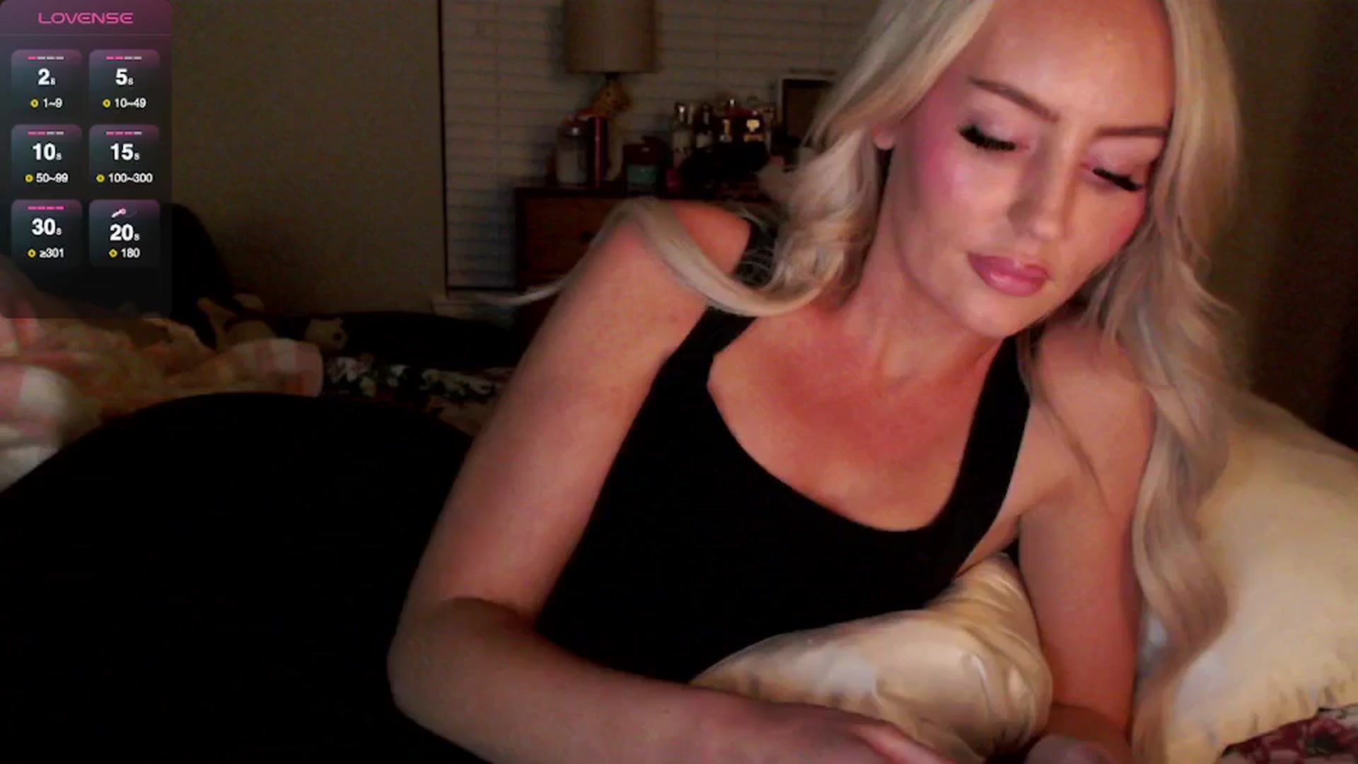 Gallery image thumbnail from Officialelsa's myfreecams stream on, 05/13/2025, 05:13 image 18 of 20