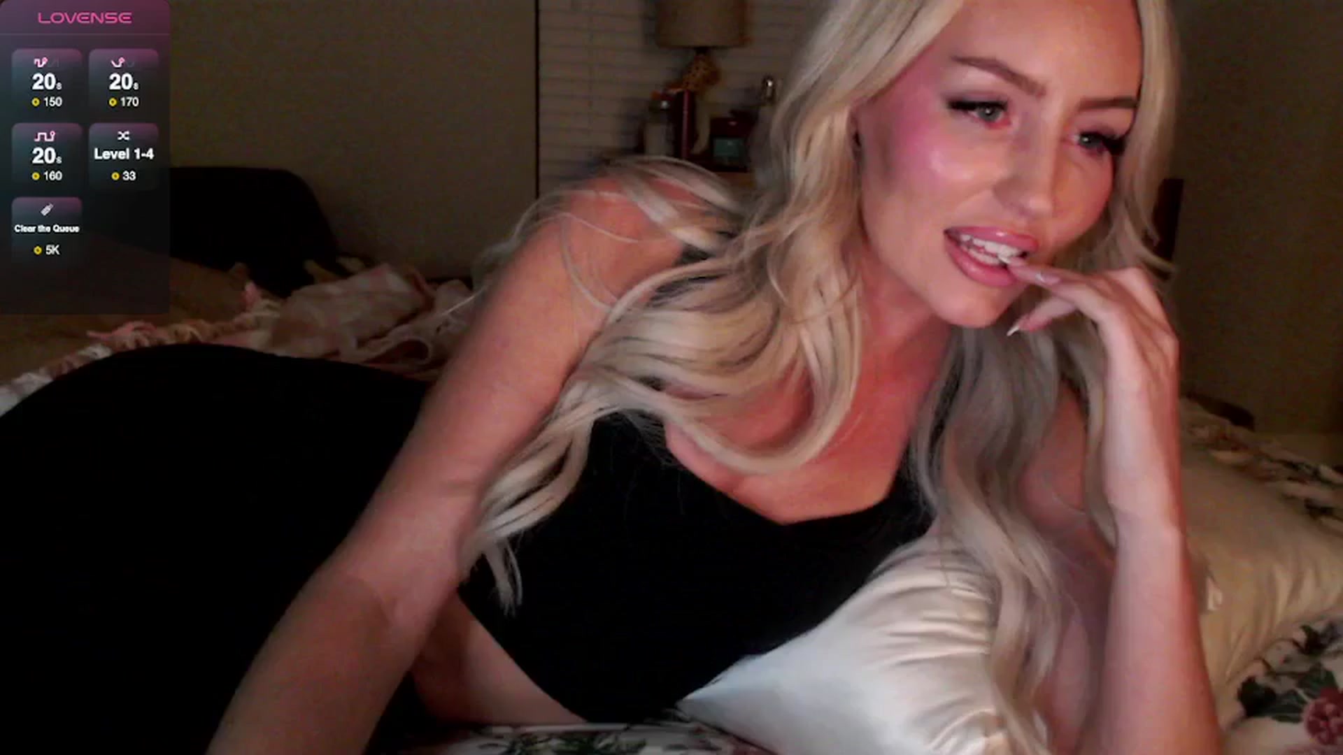 Gallery image thumbnail from Officialelsa's myfreecams stream on, 05/13/2025, 05:13 image 2 of 20