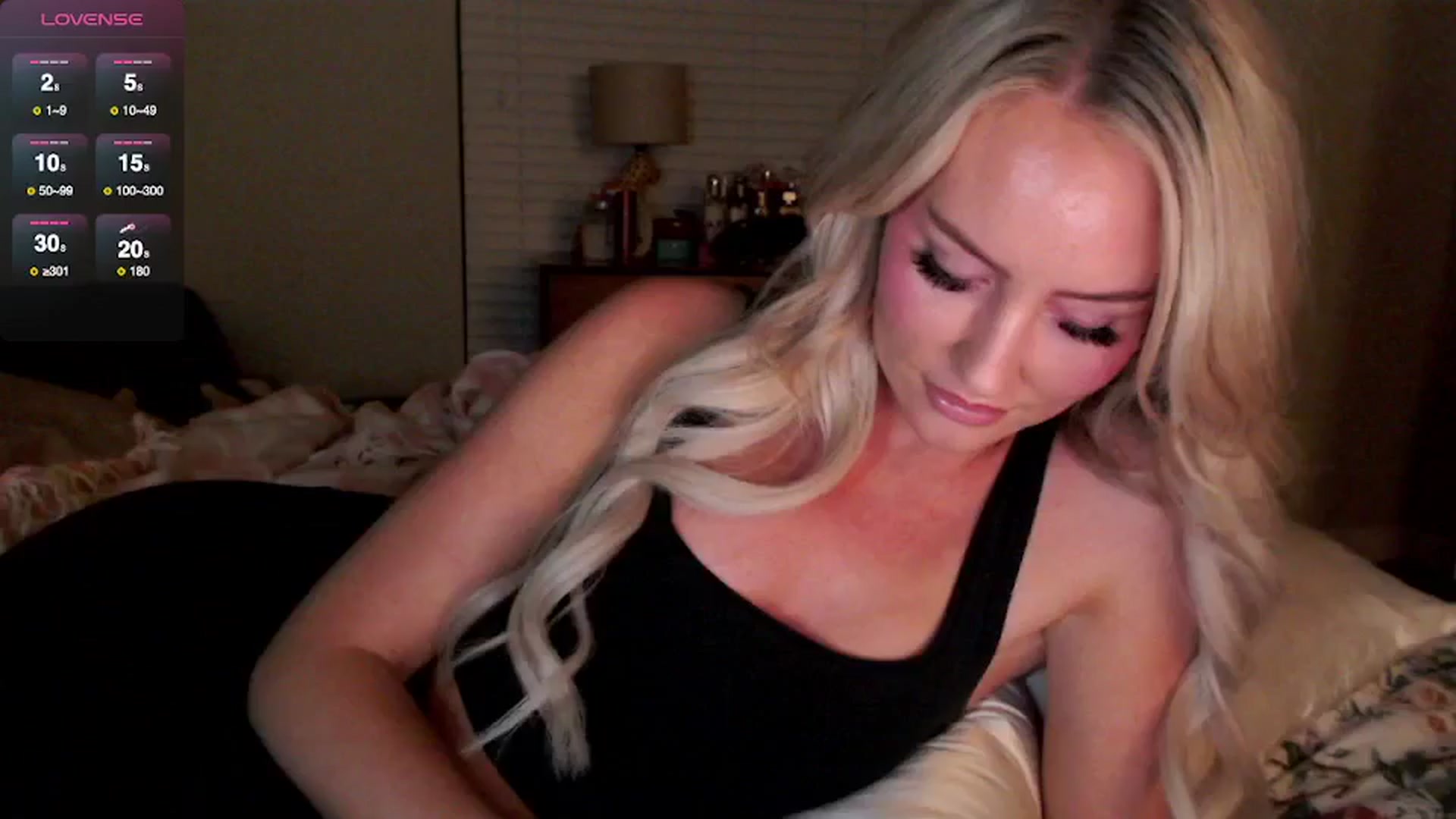 Gallery image thumbnail from Officialelsa's myfreecams stream on, 05/13/2025, 05:13 image 11 of 20