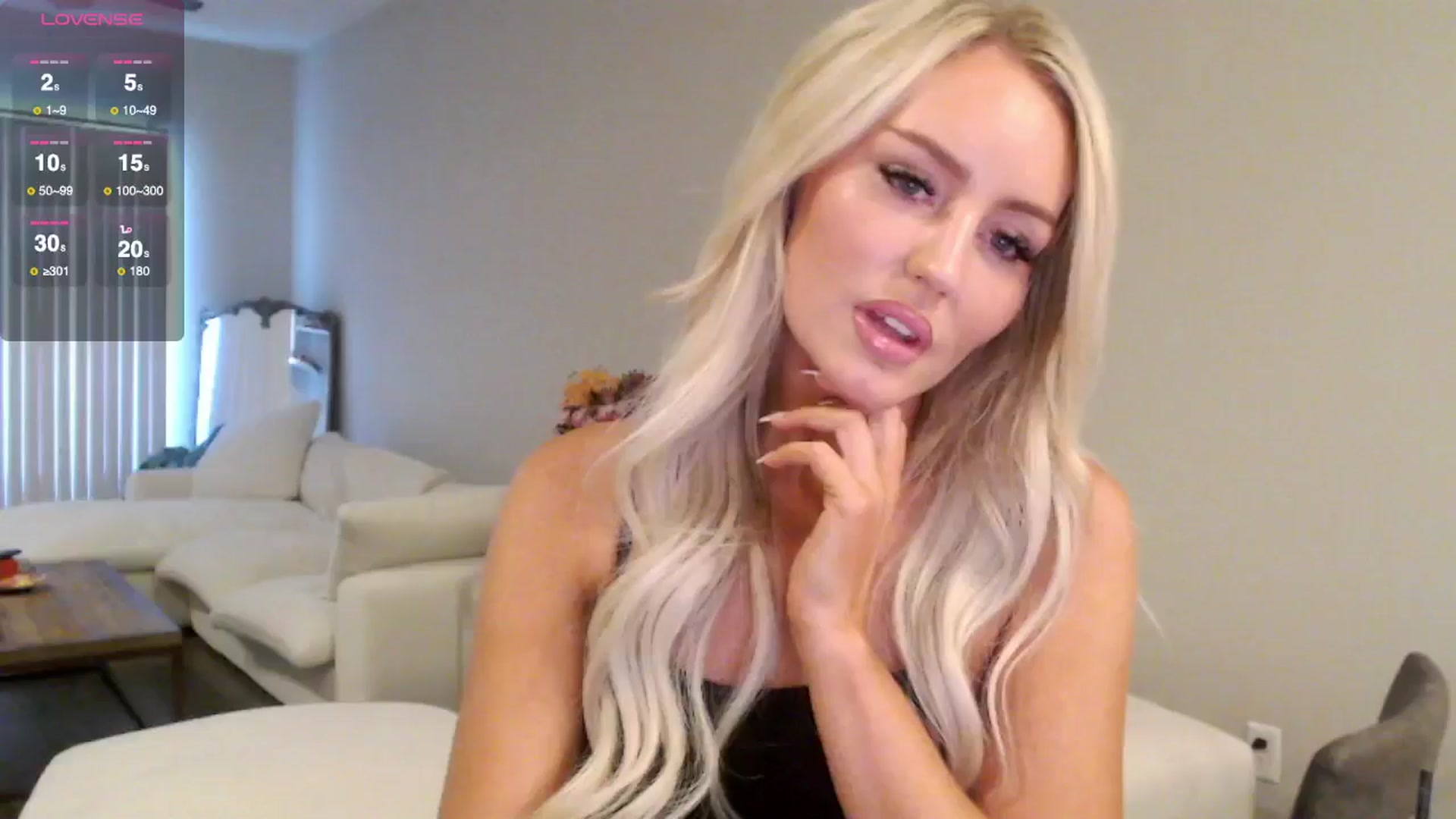 Gallery image thumbnail from Officialelsa's myfreecams stream on, 05/30/2025, 23:40 image 3 of 20