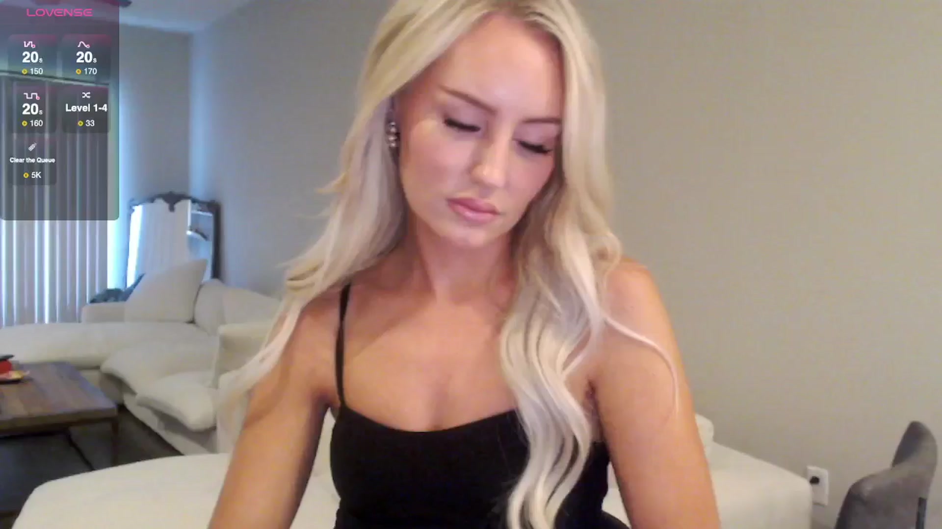 Gallery image thumbnail from Officialelsa's myfreecams stream on, 05/30/2025, 23:40 image 1 of 20
