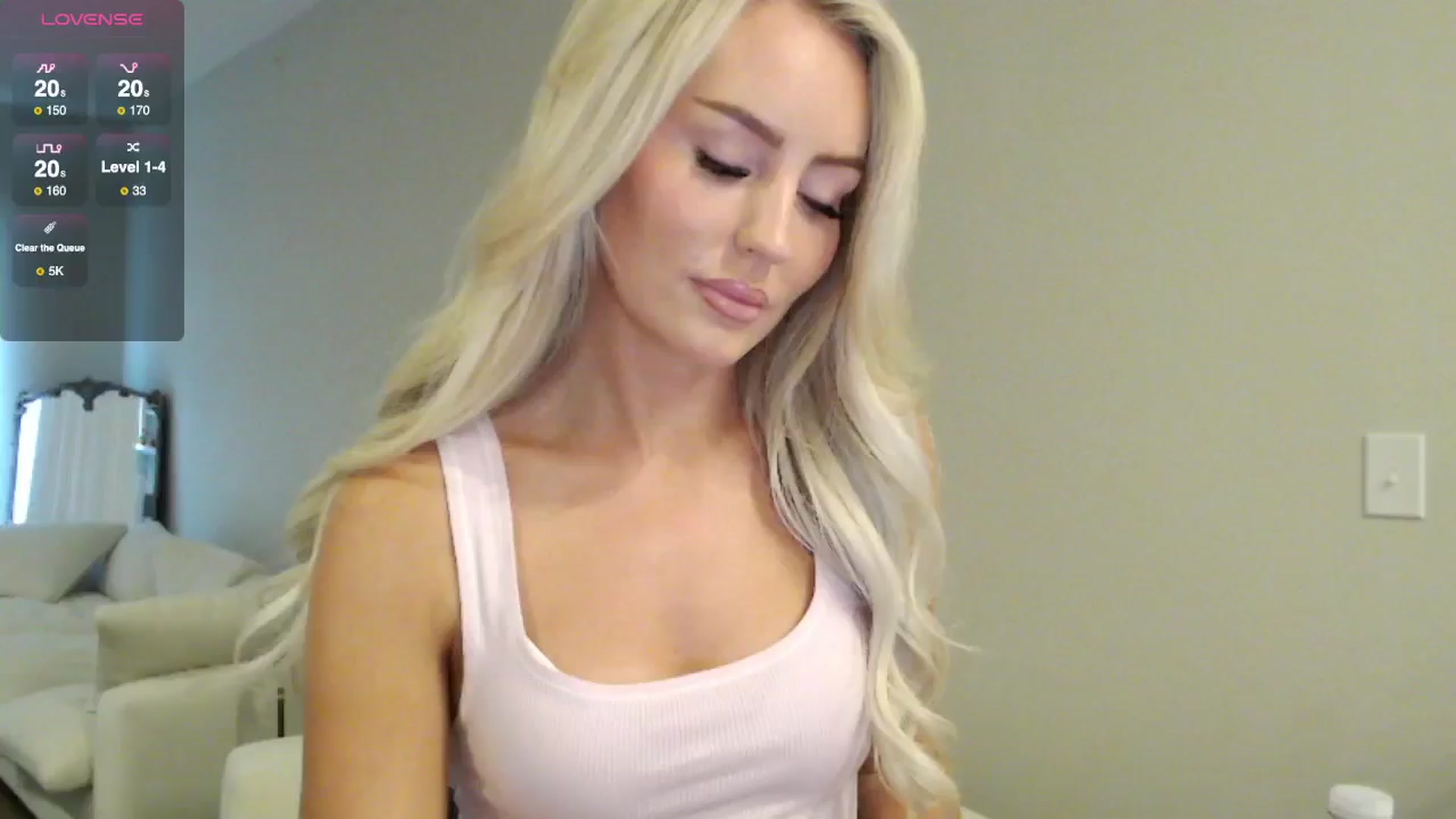 Gallery image thumbnail from Officialelsa's myfreecams stream on, 06/01/2025, 21:54 image 1 of 20