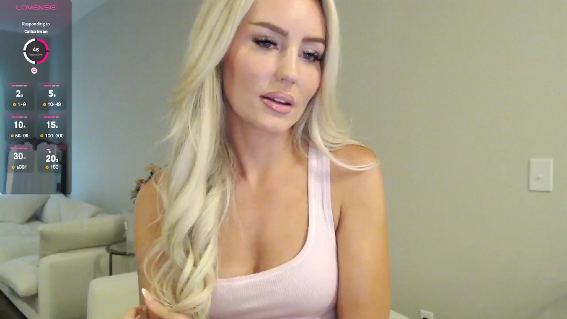 Gallery image thumbnail from Officialelsa's myfreecams stream on, 06/01/2025, 21:54 image 4 of 20