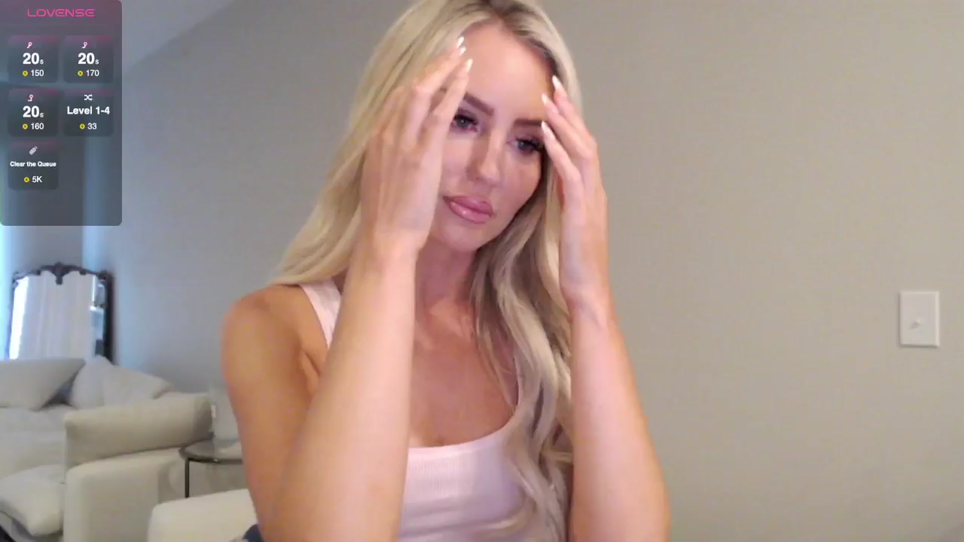 Gallery image thumbnail from Officialelsa's myfreecams stream on, 06/01/2025, 21:54 image 2 of 20